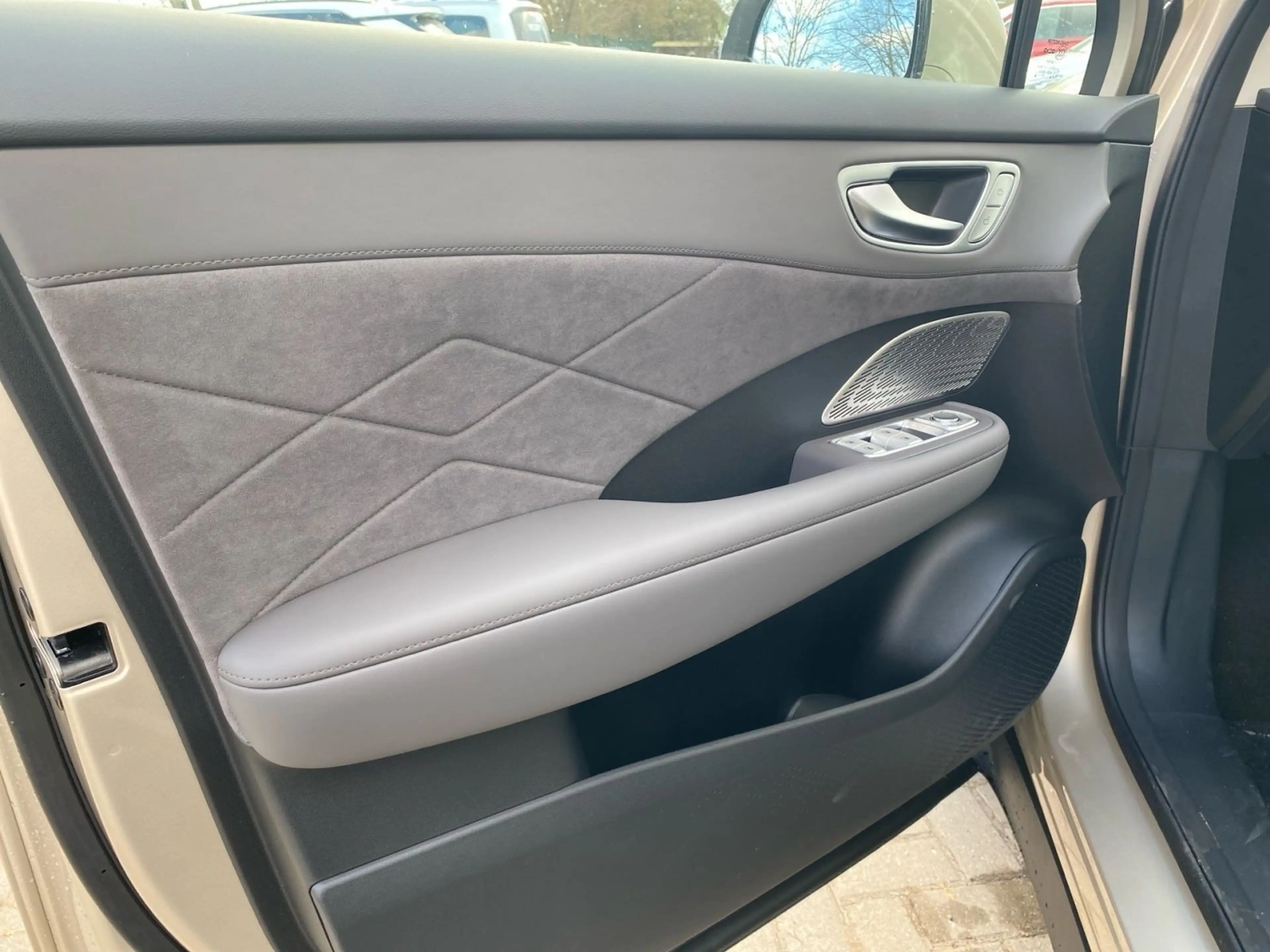 MG MGS6 EV Luxury RWD*HUD*360*PANO*Sitzklima*Ambi* — photo 8