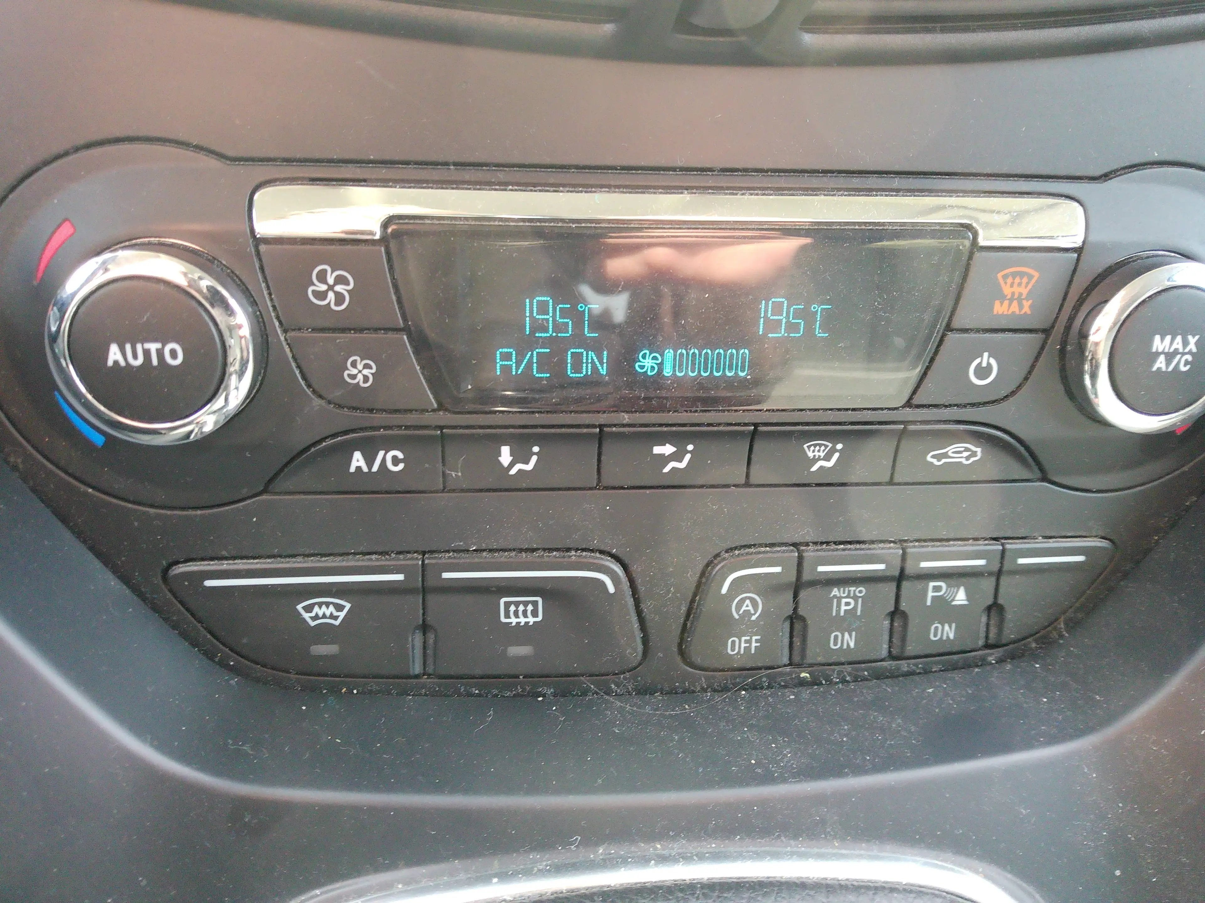 Ford C-Max Pickerl neu !!! schöner Zustand — photo 11