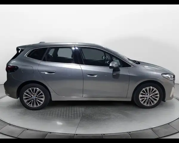 BMW 2 Series view 5