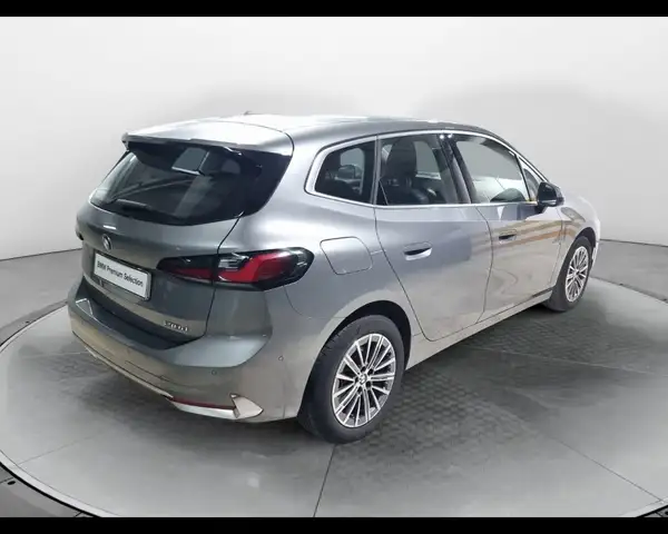BMW 2 Series view 6