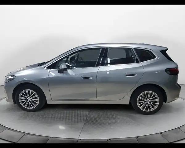 BMW 2 Series view 9
