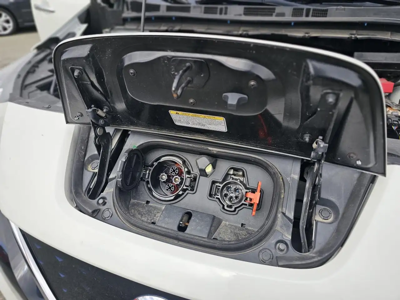 Nissan Leaf снимка Nissan Leaf