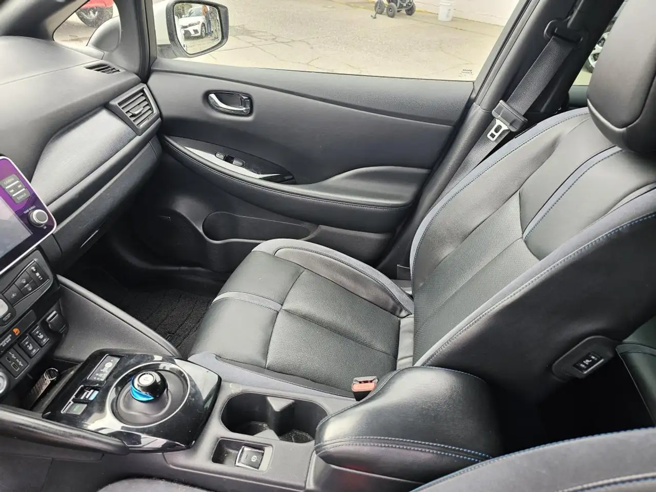 Nissan Leaf снимка Nissan Leaf