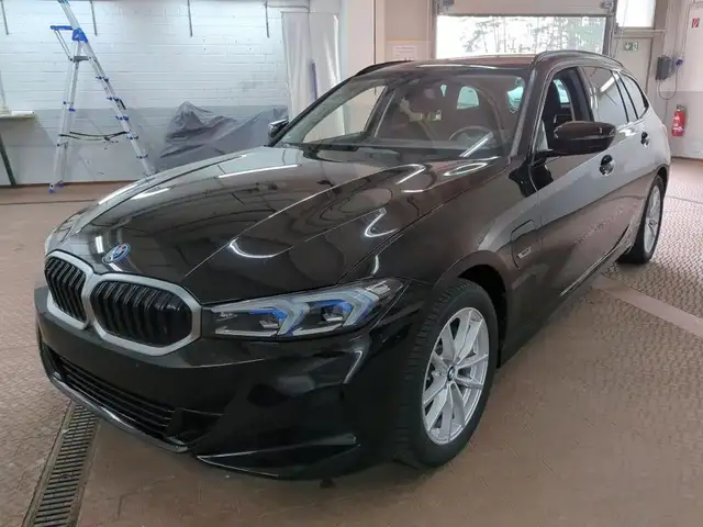BMW 320 e Kamera*LED*Navi+*LiveCP*Driving*Parkassist