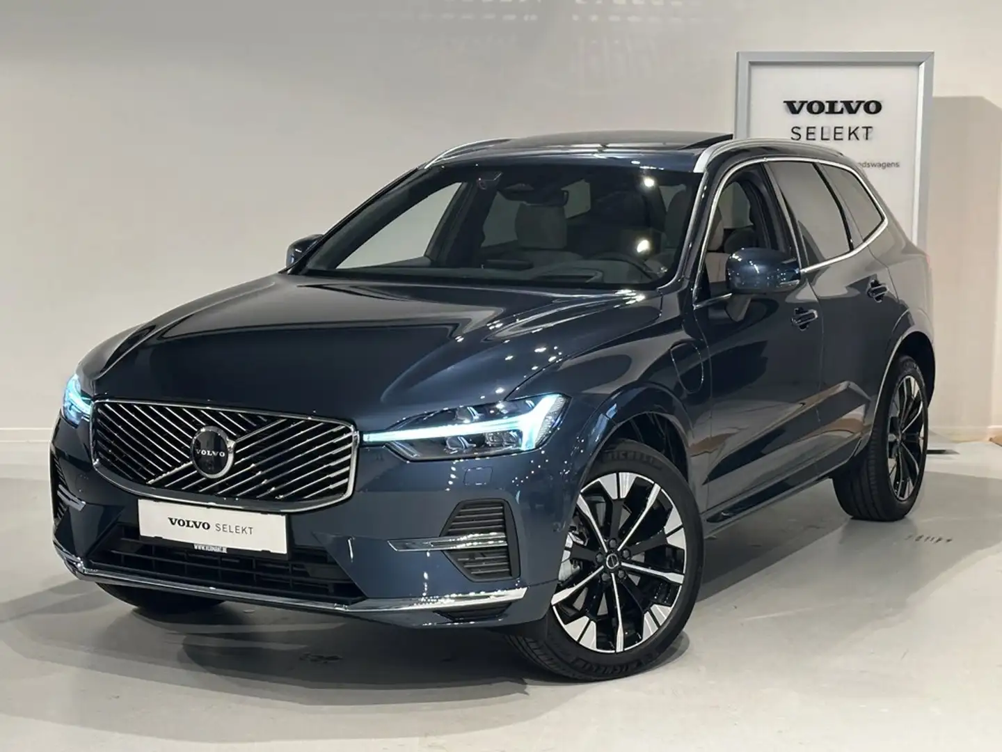 Volvo XC60 T6 Recharge Ultimate Bright MODEL 25 Bleu - 1
