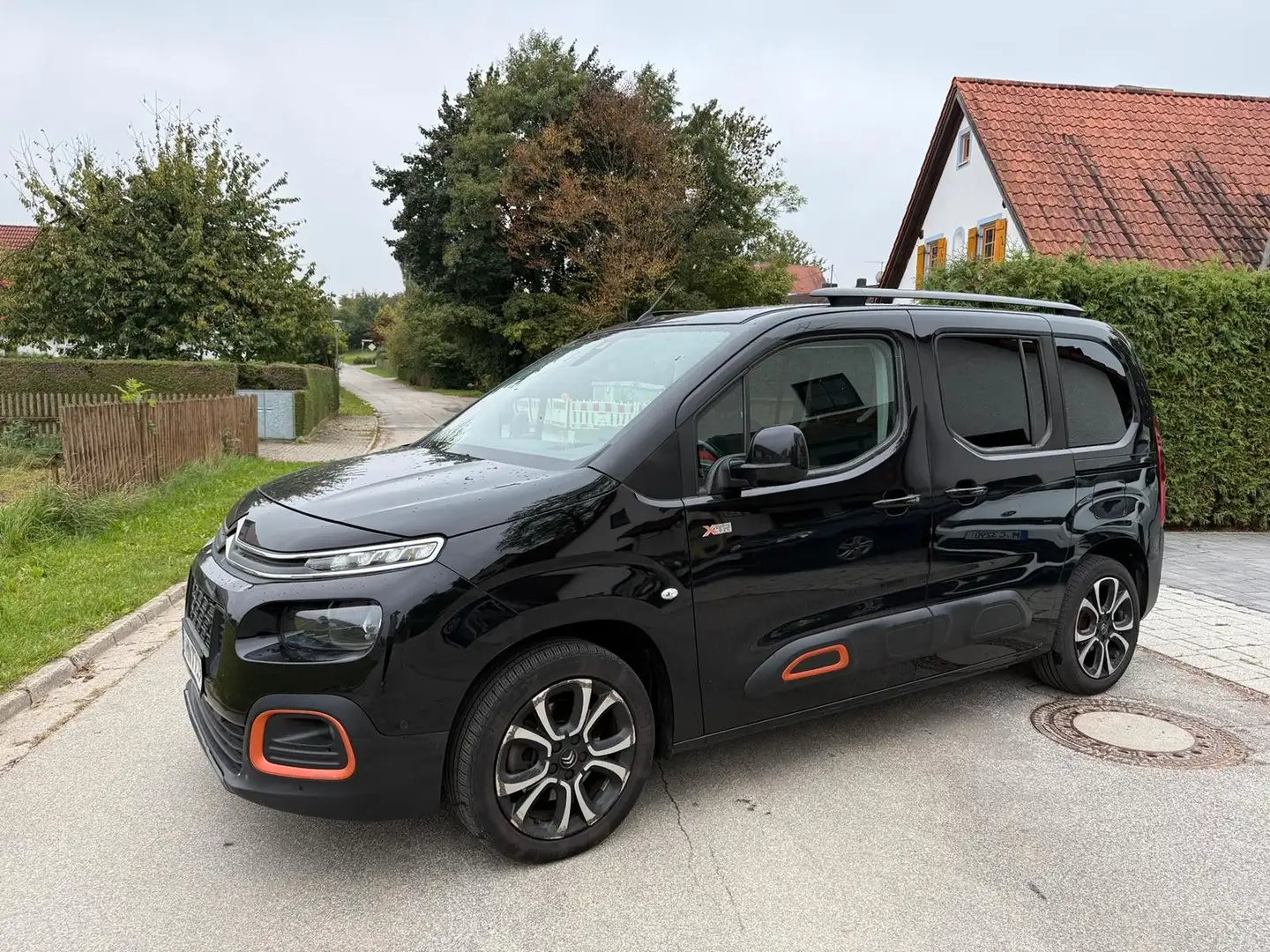 Citroen Berlingo Shine M Schwarz - 1