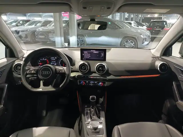 Audi Q2 view 8