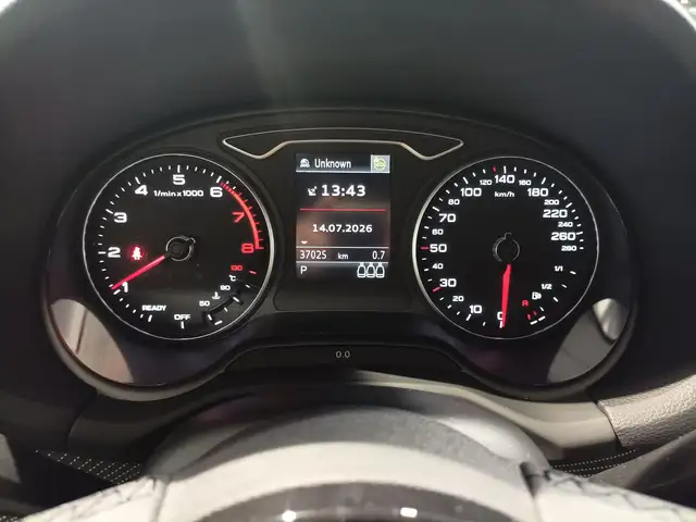 Audi Q2 view 9