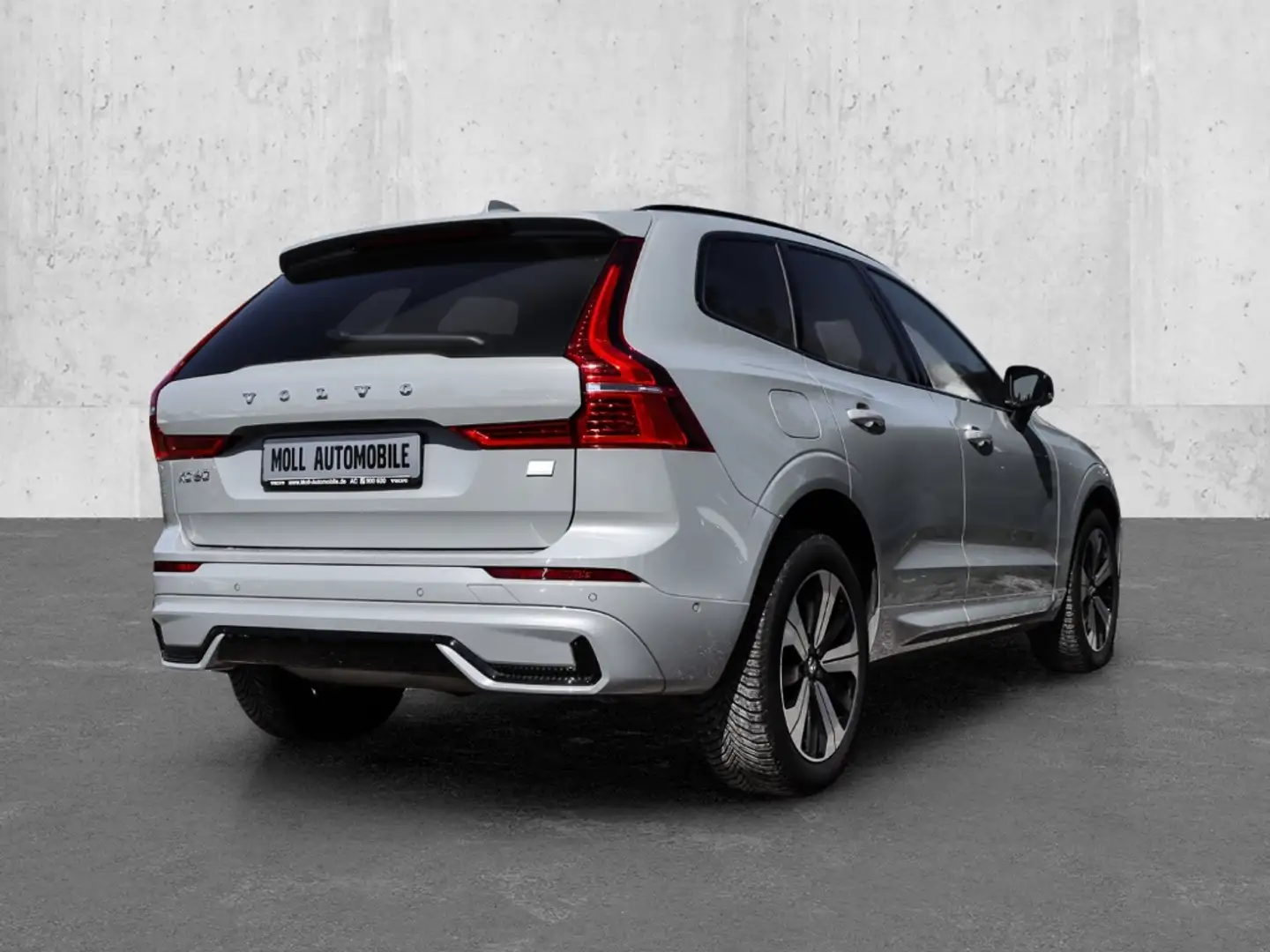 Volvo XC60 Plus Dark Recharge Plug-In Hybrid AWD T8 Twin Engi Grigio - 2