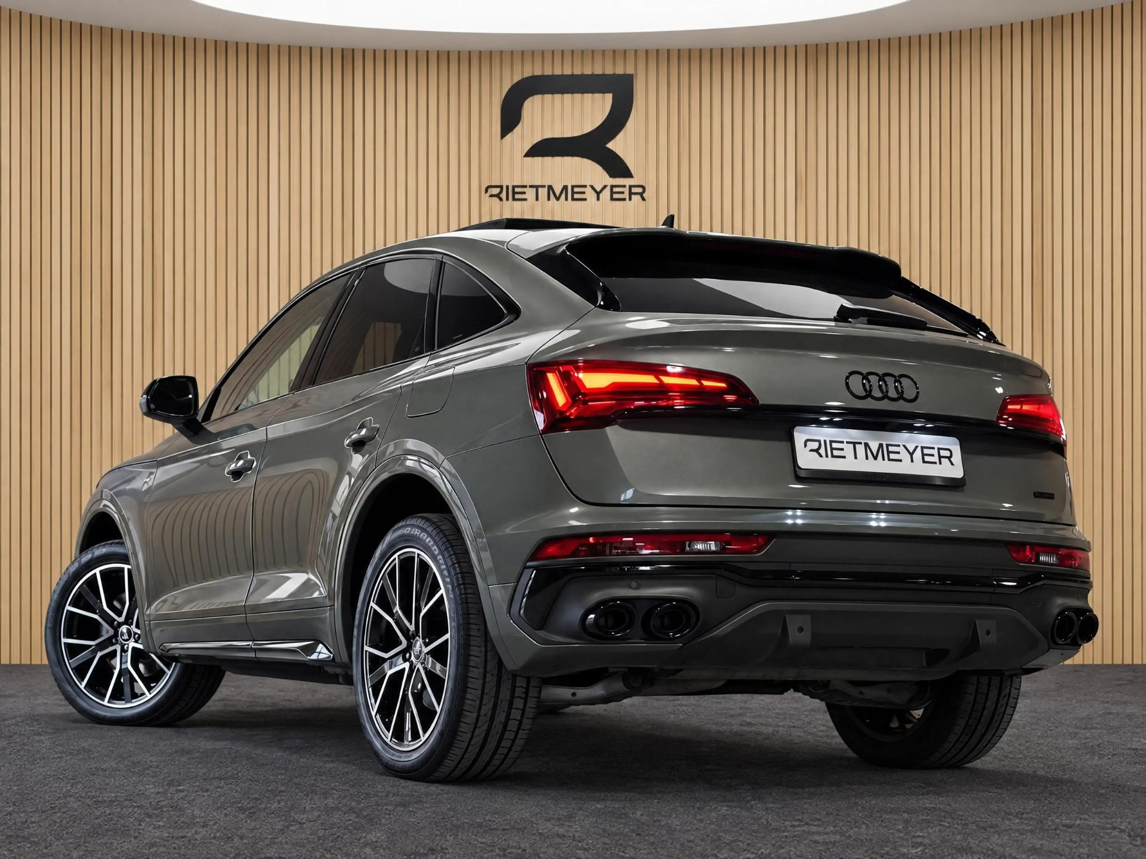 Audi Q5 Sportback 55 TFSI e S edition Competition |Pano |R — photo 3