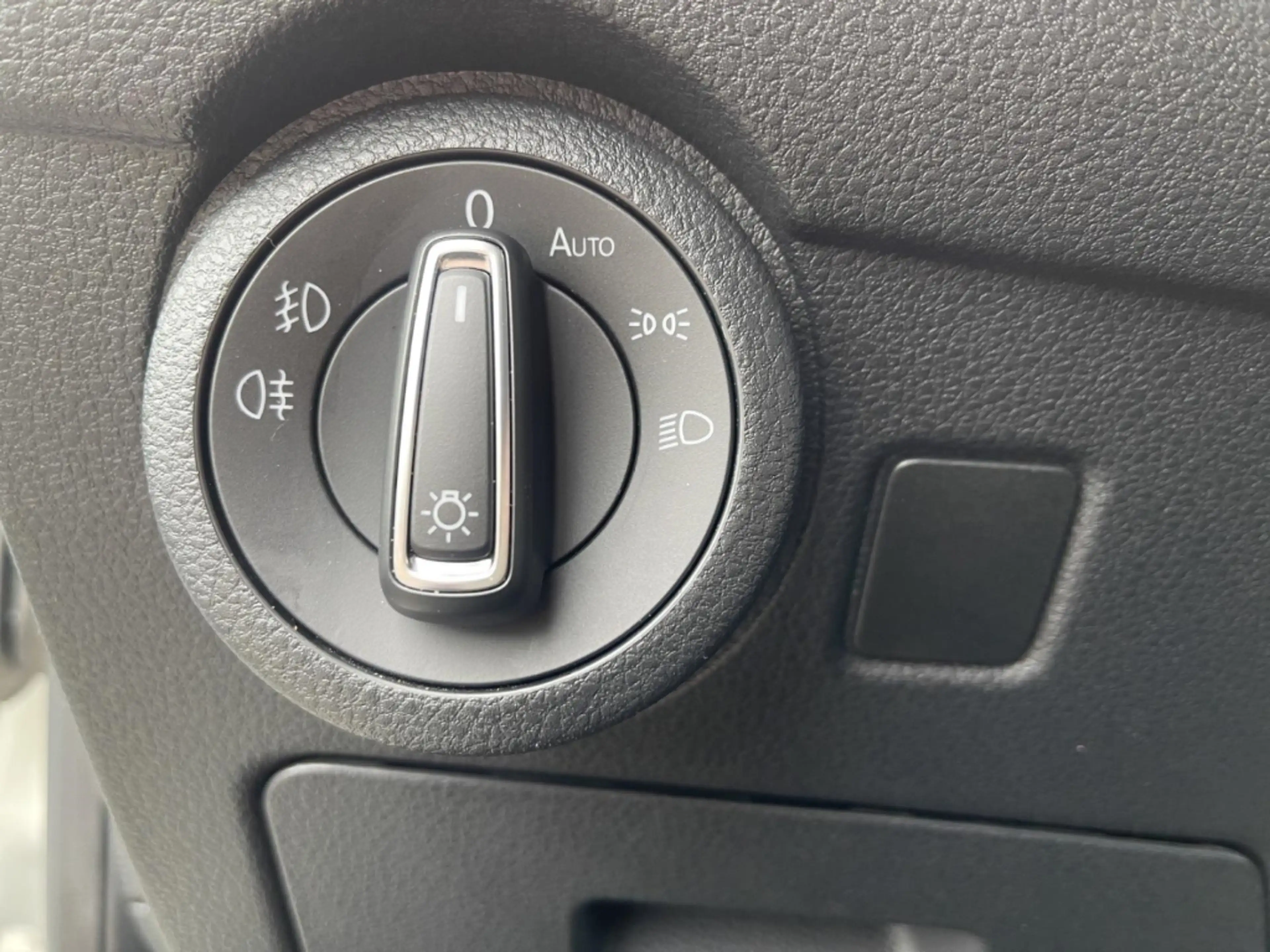 Volkswagen T6.1 Multivan 2.0 TDI 4Motion Gen. Six Alu LED Kamera Navi ACC S — photo 11