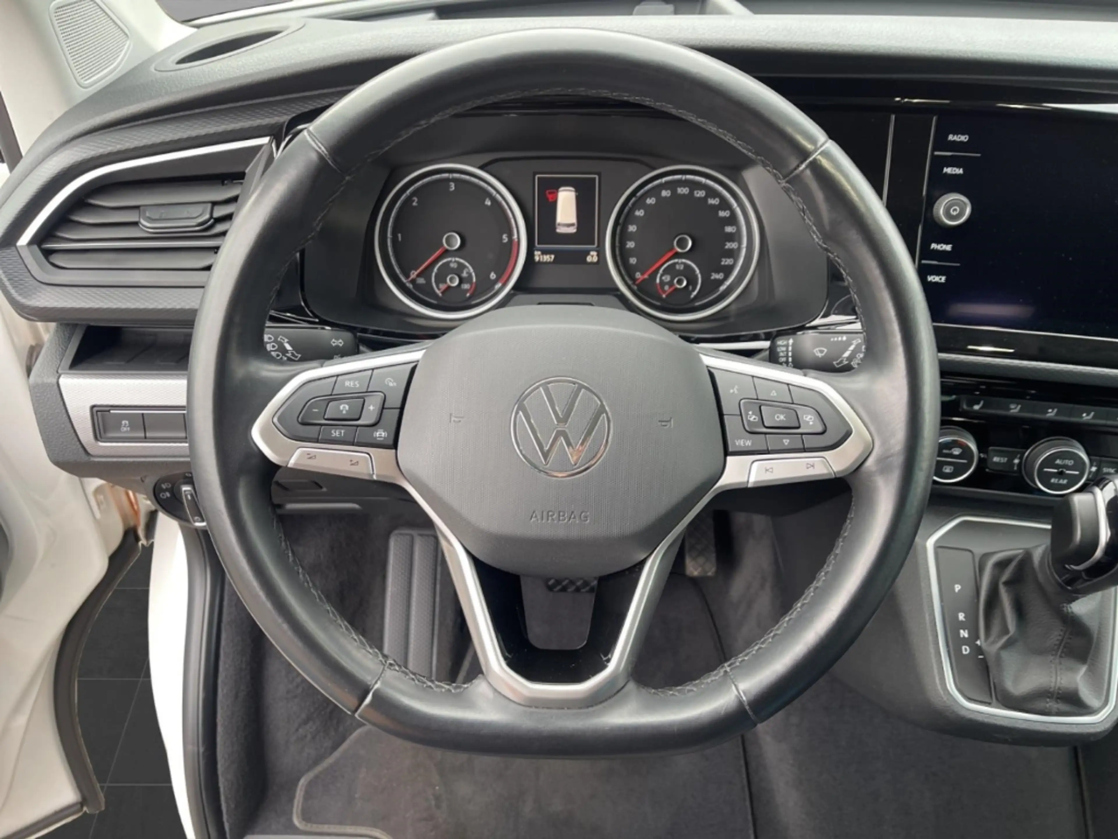 Volkswagen T6.1 Multivan 2.0 TDI 4Motion Gen. Six Alu LED Kamera Navi ACC S — photo 9