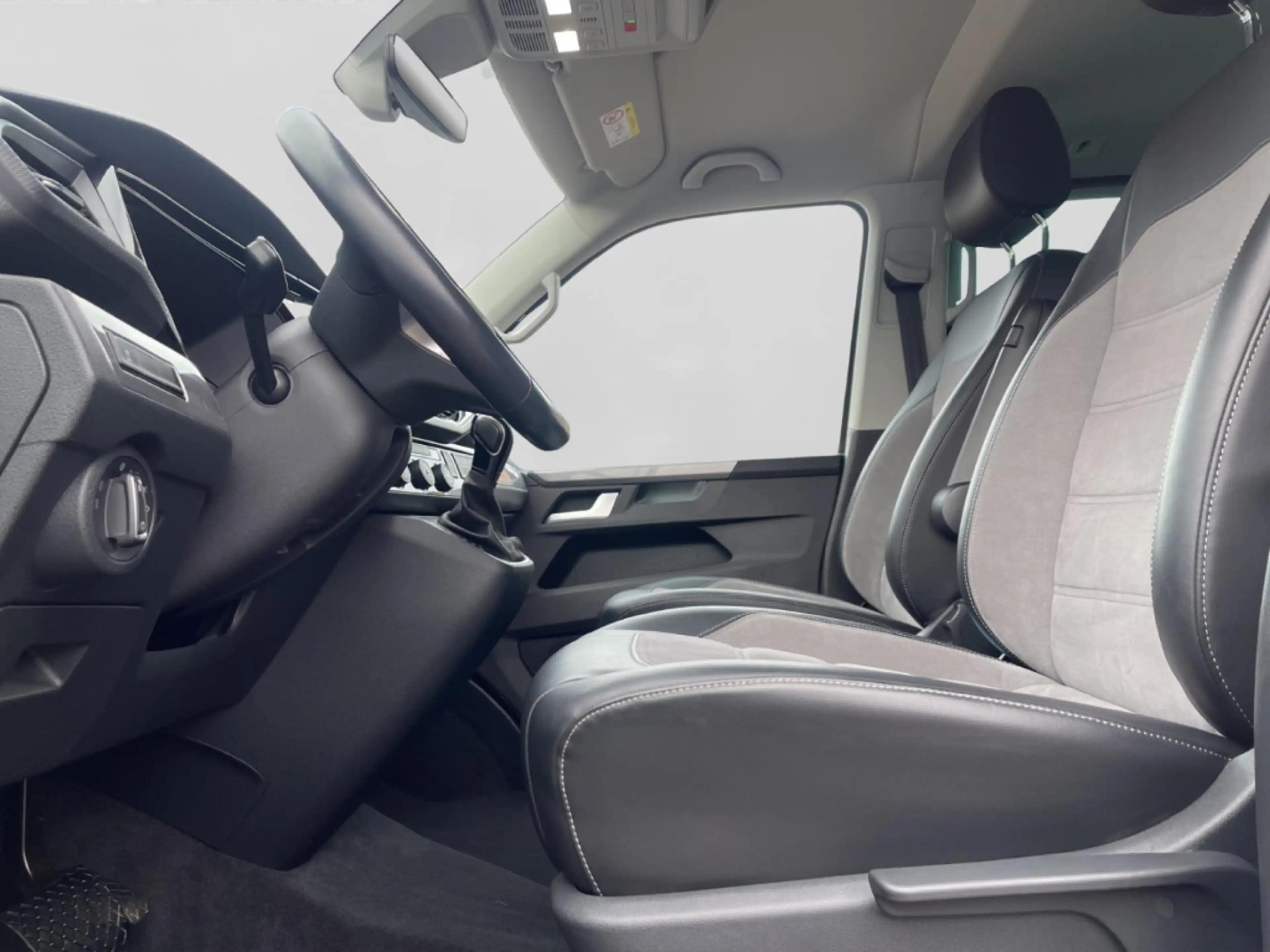 Volkswagen T6.1 Multivan 2.0 TDI 4Motion Gen. Six Alu LED Kamera Navi ACC S — photo 8