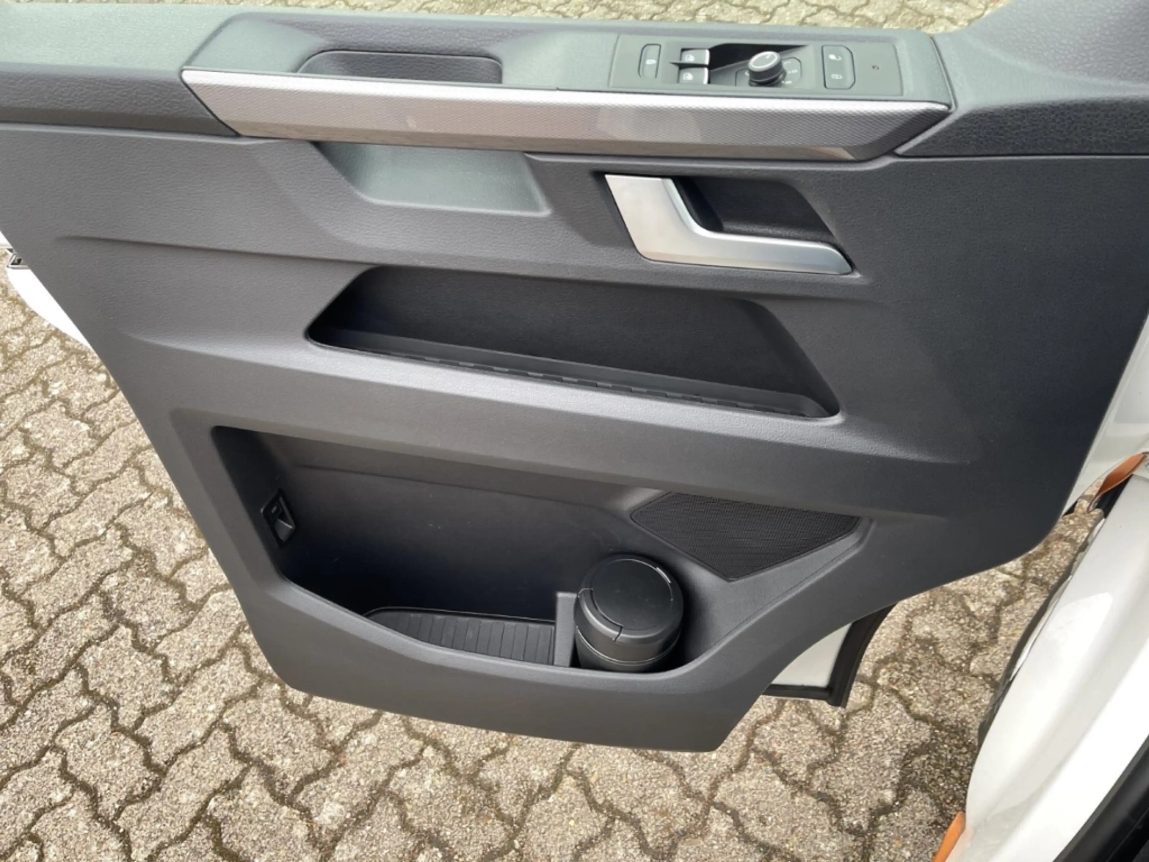 Volkswagen T6.1 Multivan 2.0 TDI 4Motion Gen. Six Alu LED Kamera Navi ACC S — photo 12