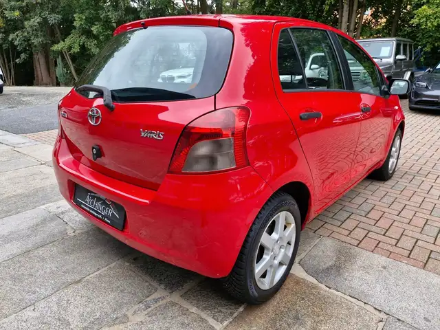 Toyota Yaris view 5