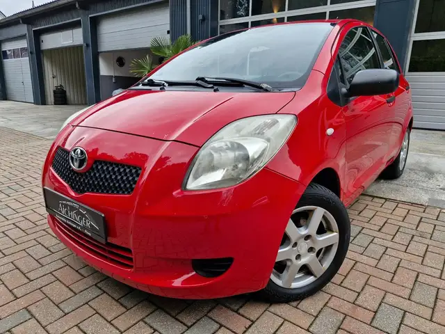 2007 Toyota Yaris in Red for sale