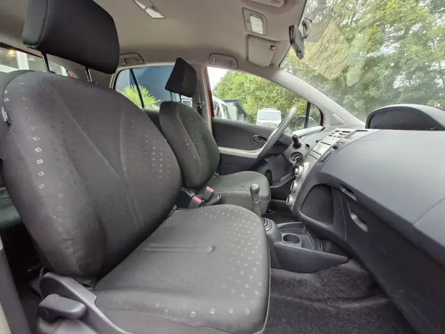 Toyota Yaris view 12