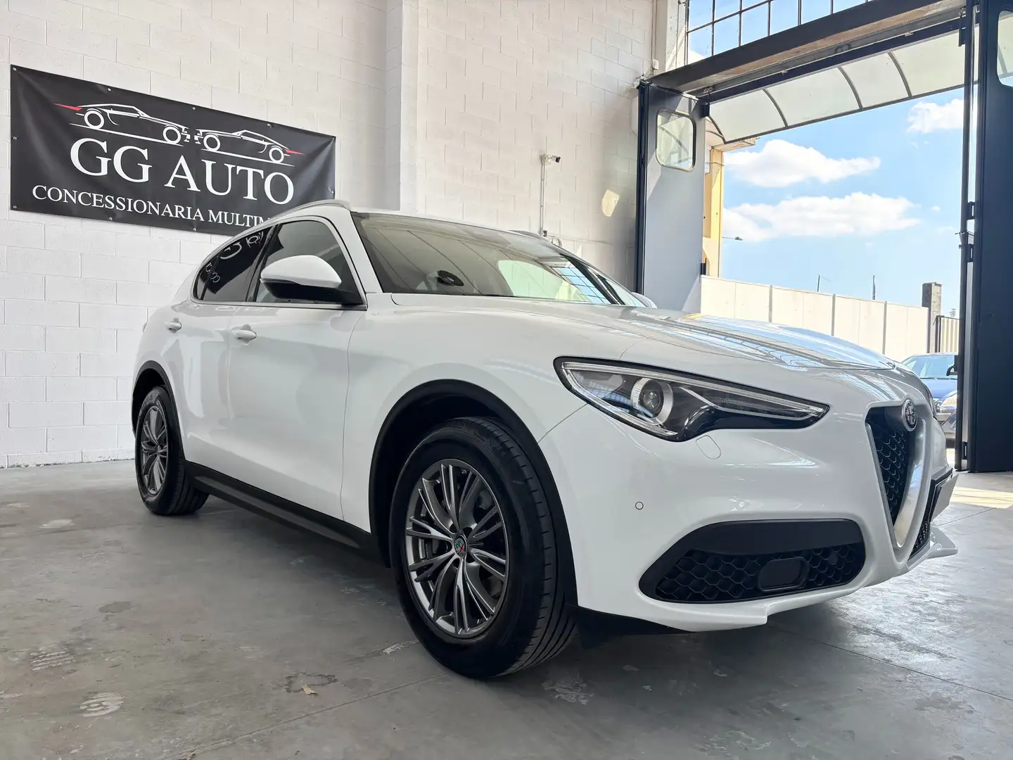 Alfa Romeo Stelvio Stelvio 2.2 t Super rwd 160cv auto Bianco - 1