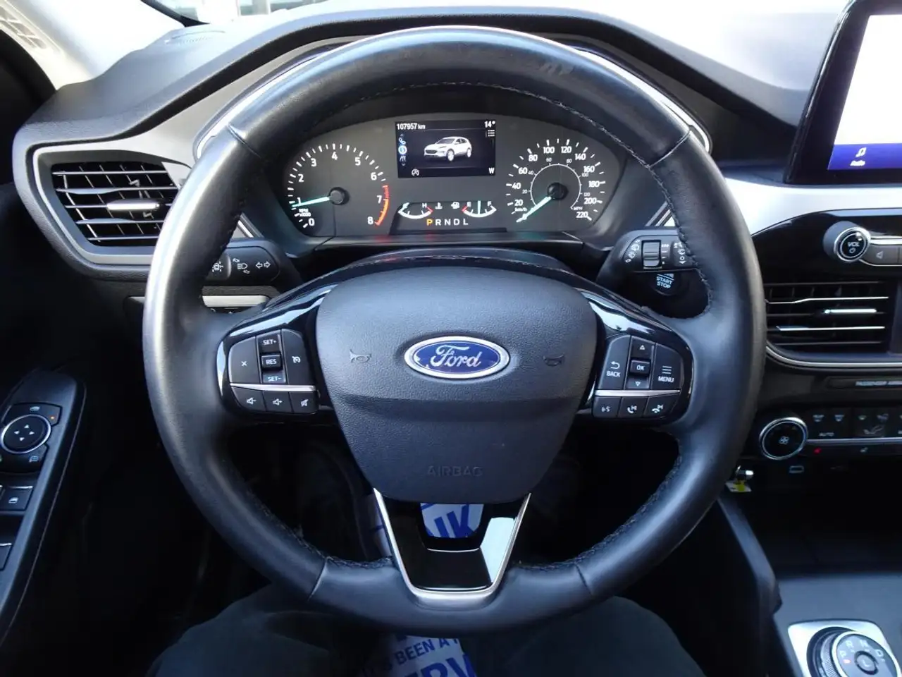Ford Escape снимка Ford Escape