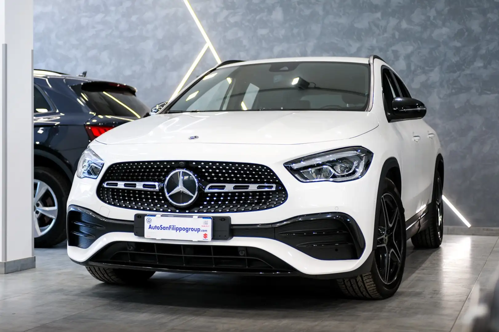 Mercedes-Benz GLA 200 GLA 200 d Premium AMG 4matic  PACK LUCI MULTICOLOR Bianco - 2