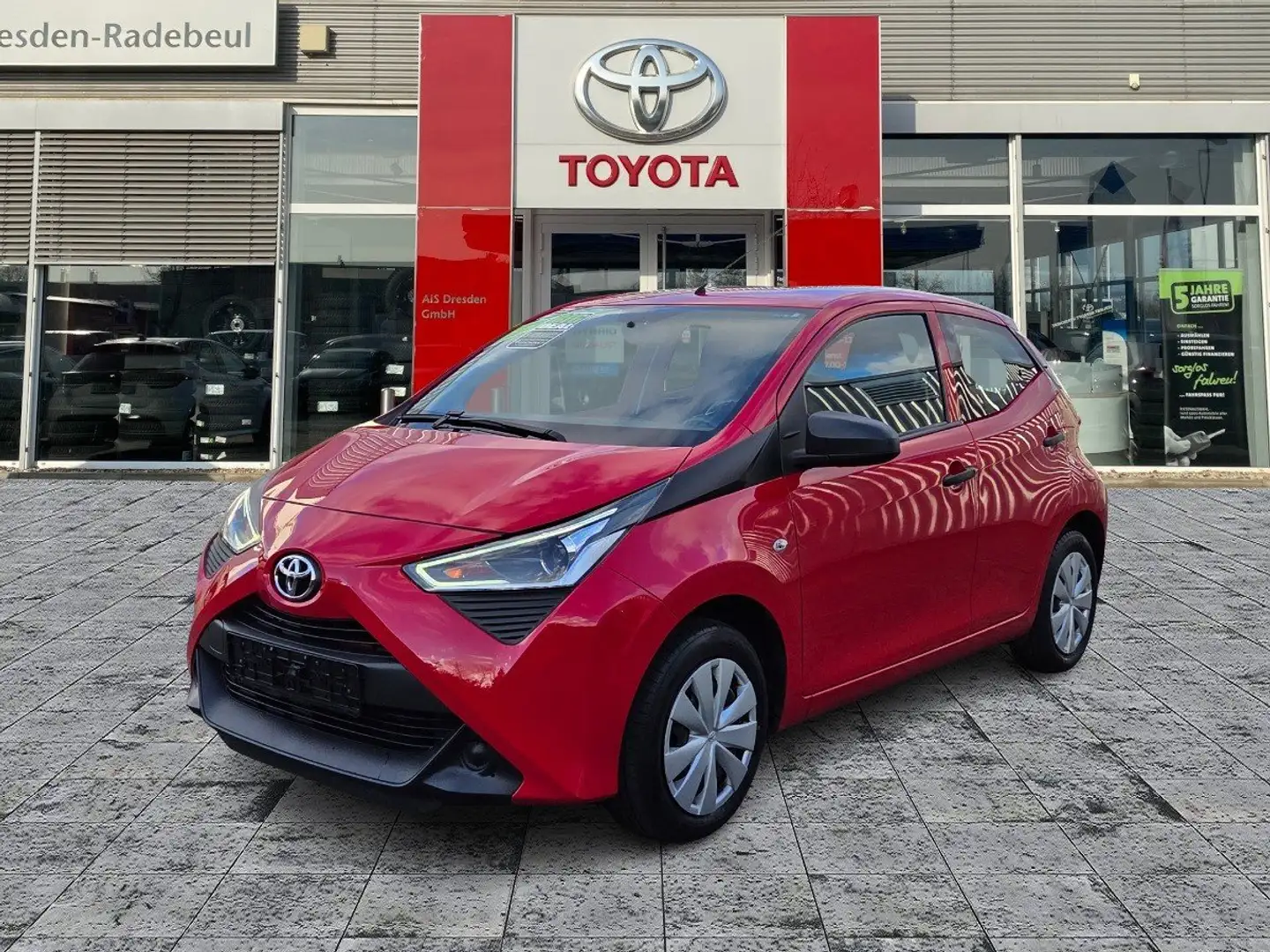 Toyota Aygo 1.0 x Facelift Rot - 2