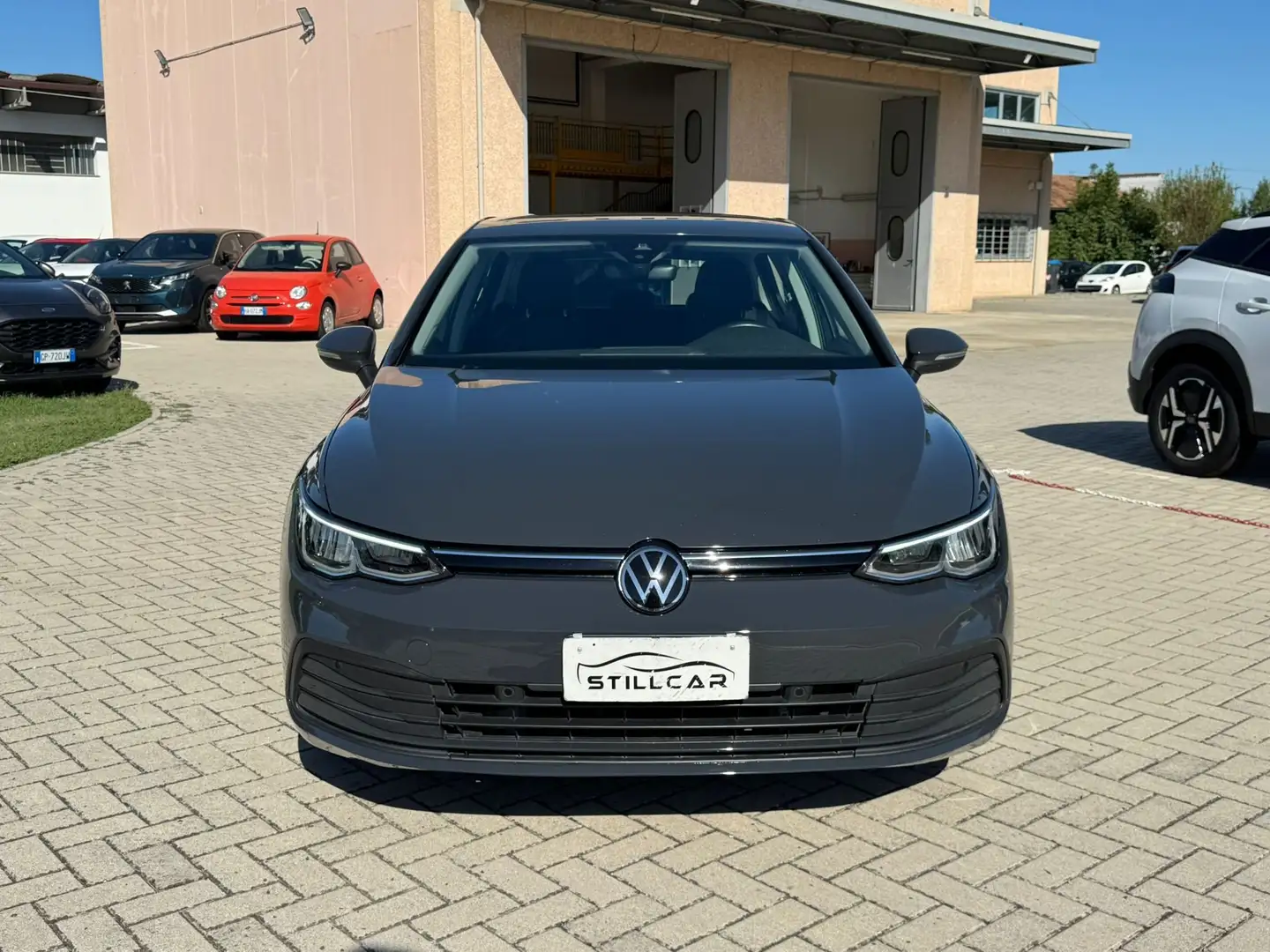 Volkswagen Golf Golf VIII 2023 1.0 etsi evo Life 110cv dsg Grigio - 2