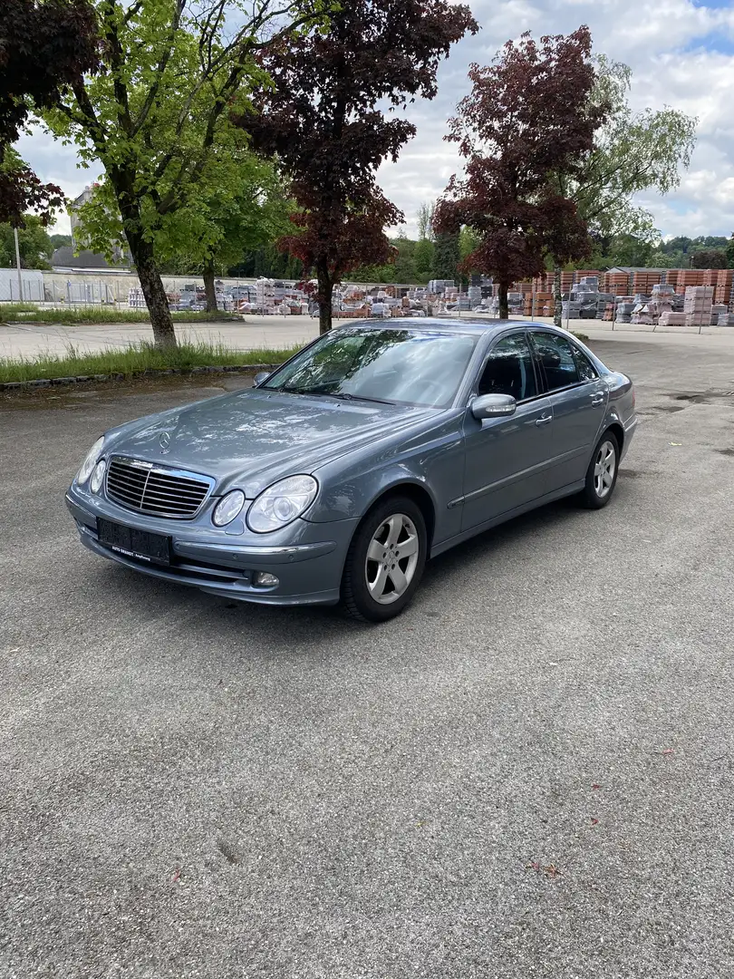 Mercedes-Benz E 220 Avantgarde CDI Sequentronic Grau - 1