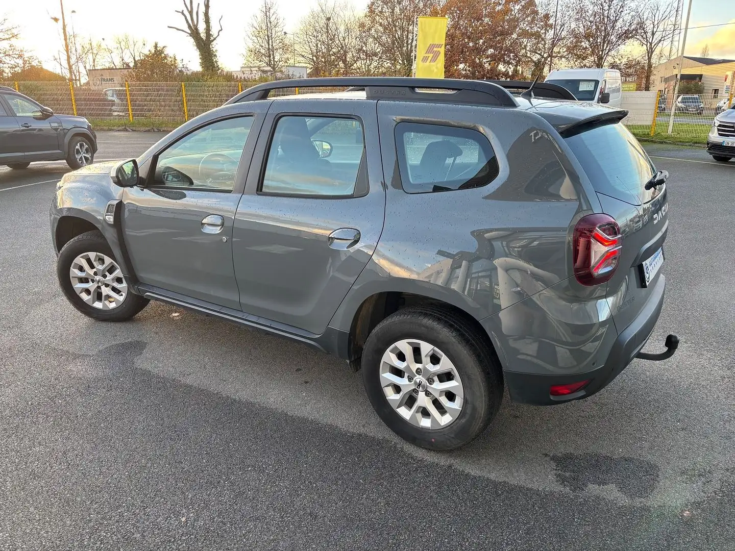 Dacia Duster 1.0 ECO-G 100CH EXPRESSION 4X2 Gris - 2