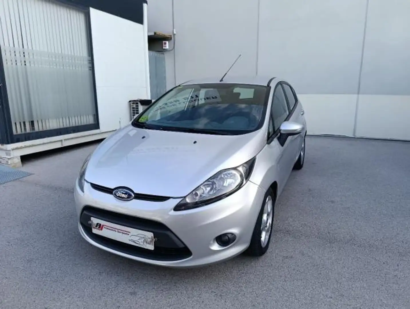 Ford Fiesta 1.40TDCi Trend Zilver - 1