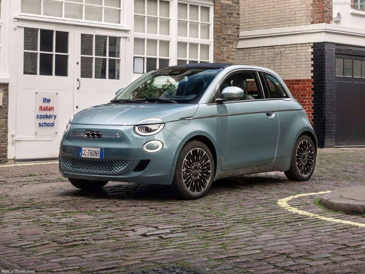 Fiat 500e Red Cabrio 23,65 kWh