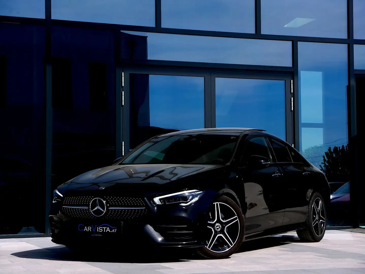 Mercedes-Benz CLA 200 Aut. AMG-LINE *Panorama & Widescreen* Schwarz - 1