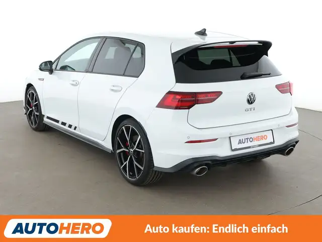 Volkswagen Golf view 4