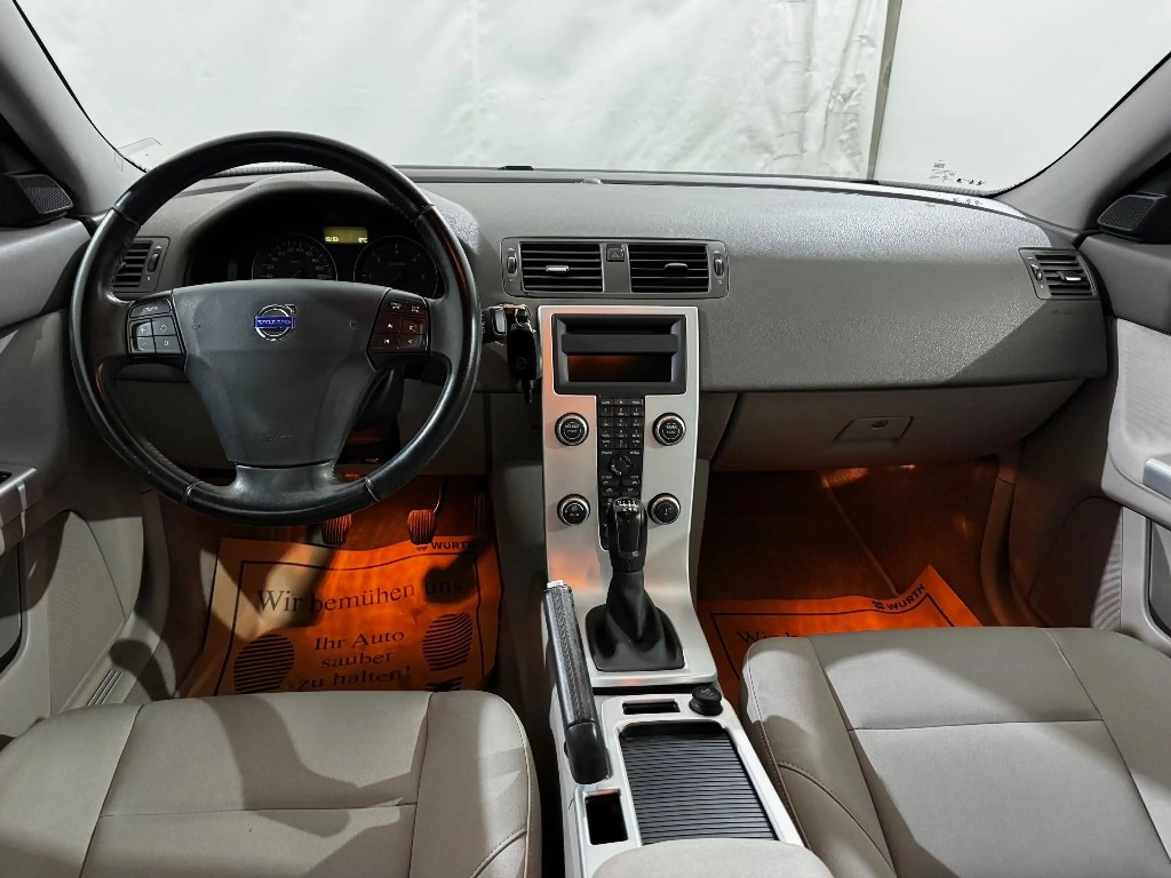 Volvo S40 D2 Business Edition — photo 11