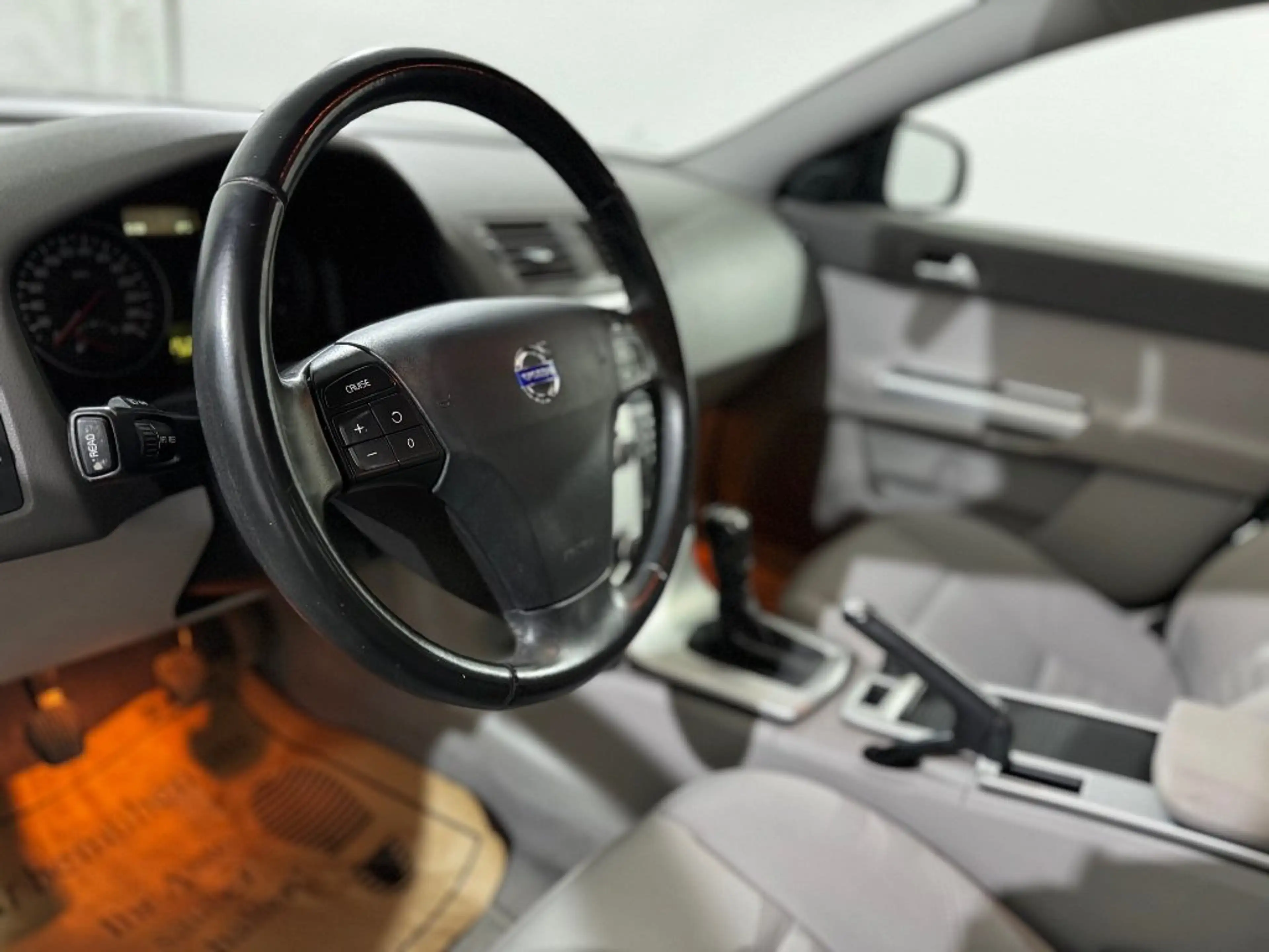 Volvo S40 D2 Business Edition — photo 8