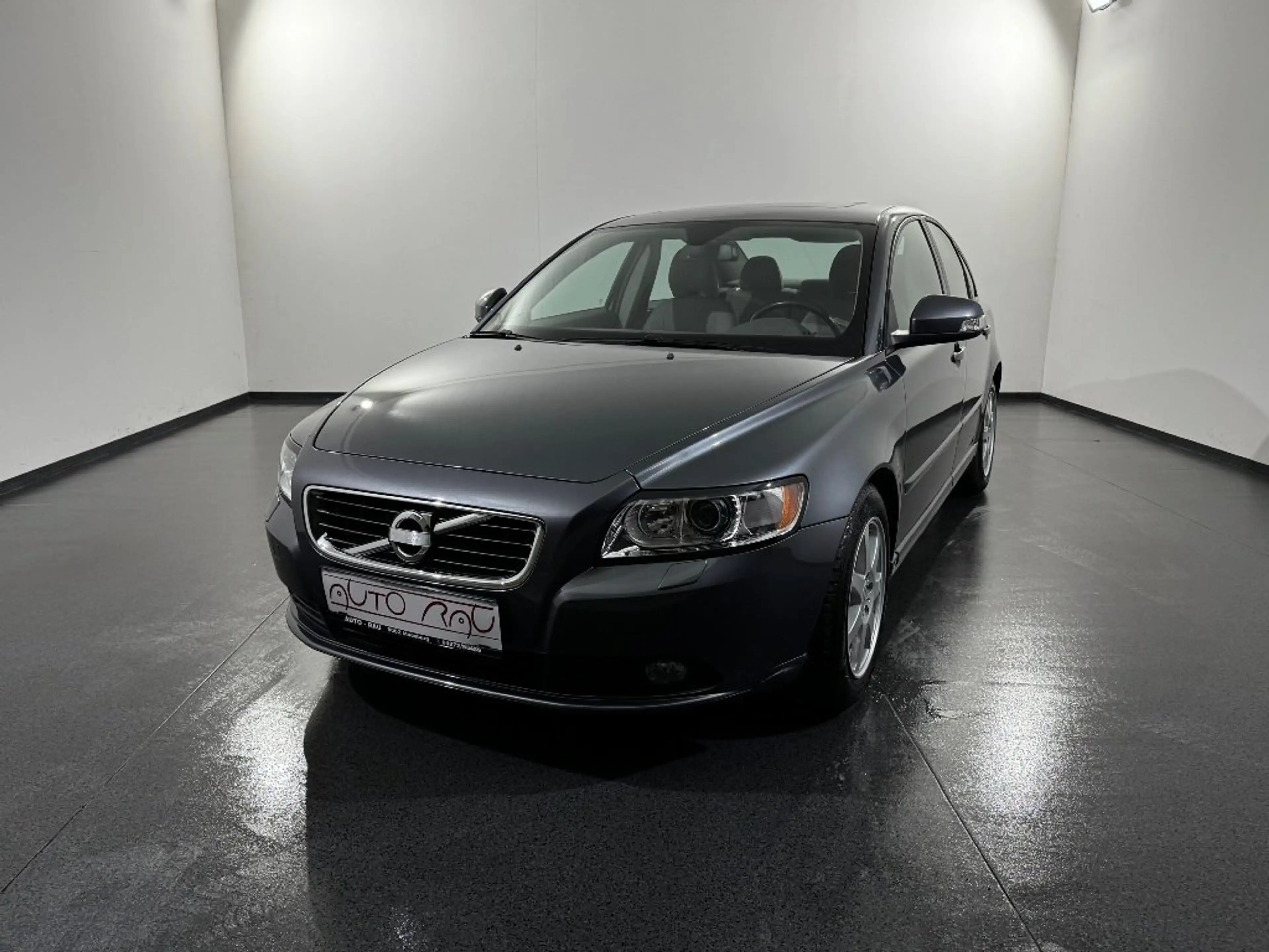 Volvo S40 D2 Business Edition — photo 2