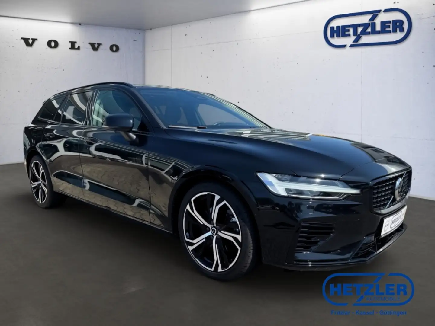 Volvo V60 Plus Dark Recharge Plug-In Hybrid AWD T8 Twin Engi Schwarz - 2