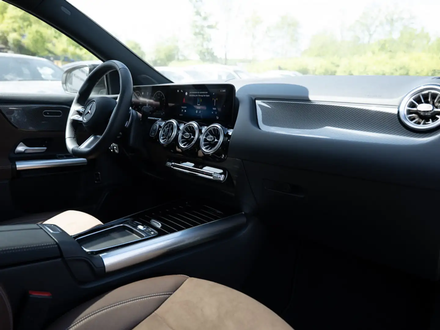 Mercedes-Benz GLA 250 4M AMG-Sport/Pano/Night/AHK/360/MBeam/19 Weiß - 2