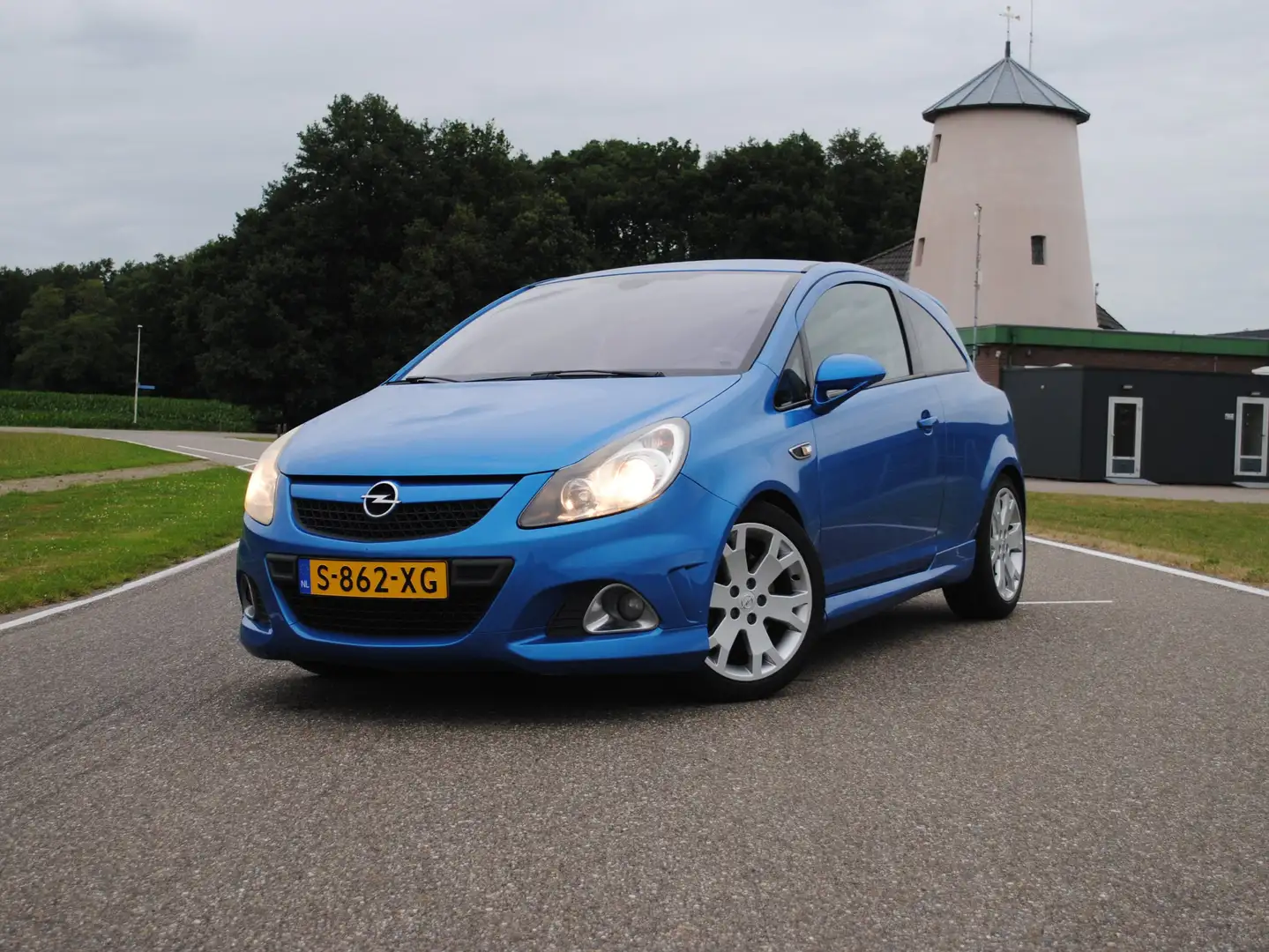 Opel Corsa 1.6-16V T OPC Blauw - 1