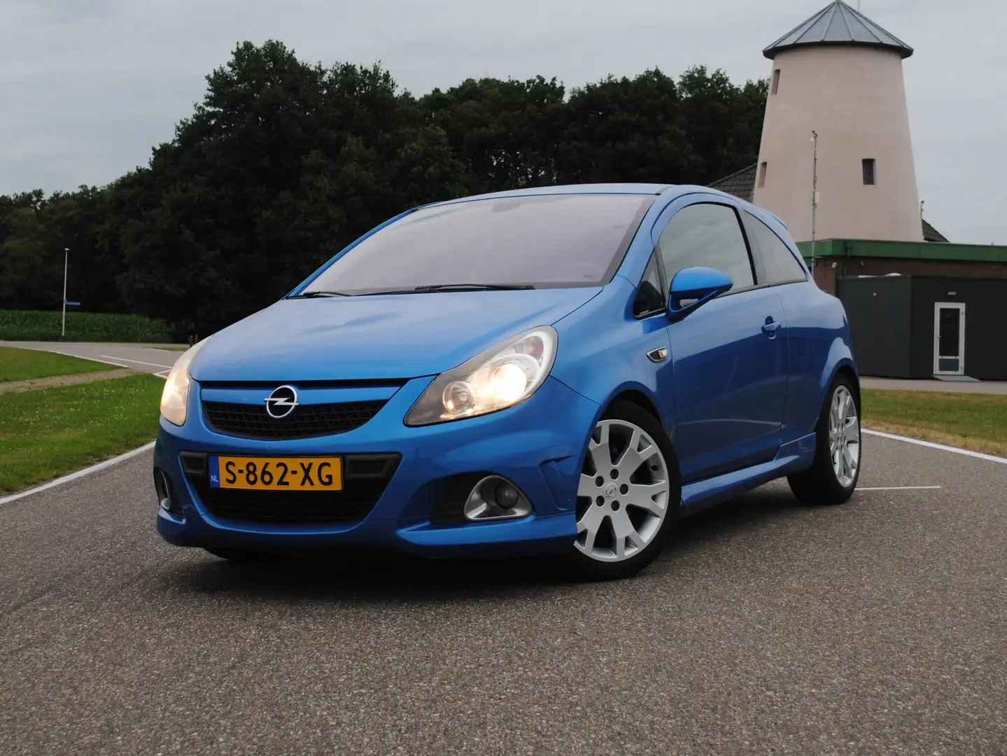 Opel Corsa 1.6-16V T OPC Blauw - 2