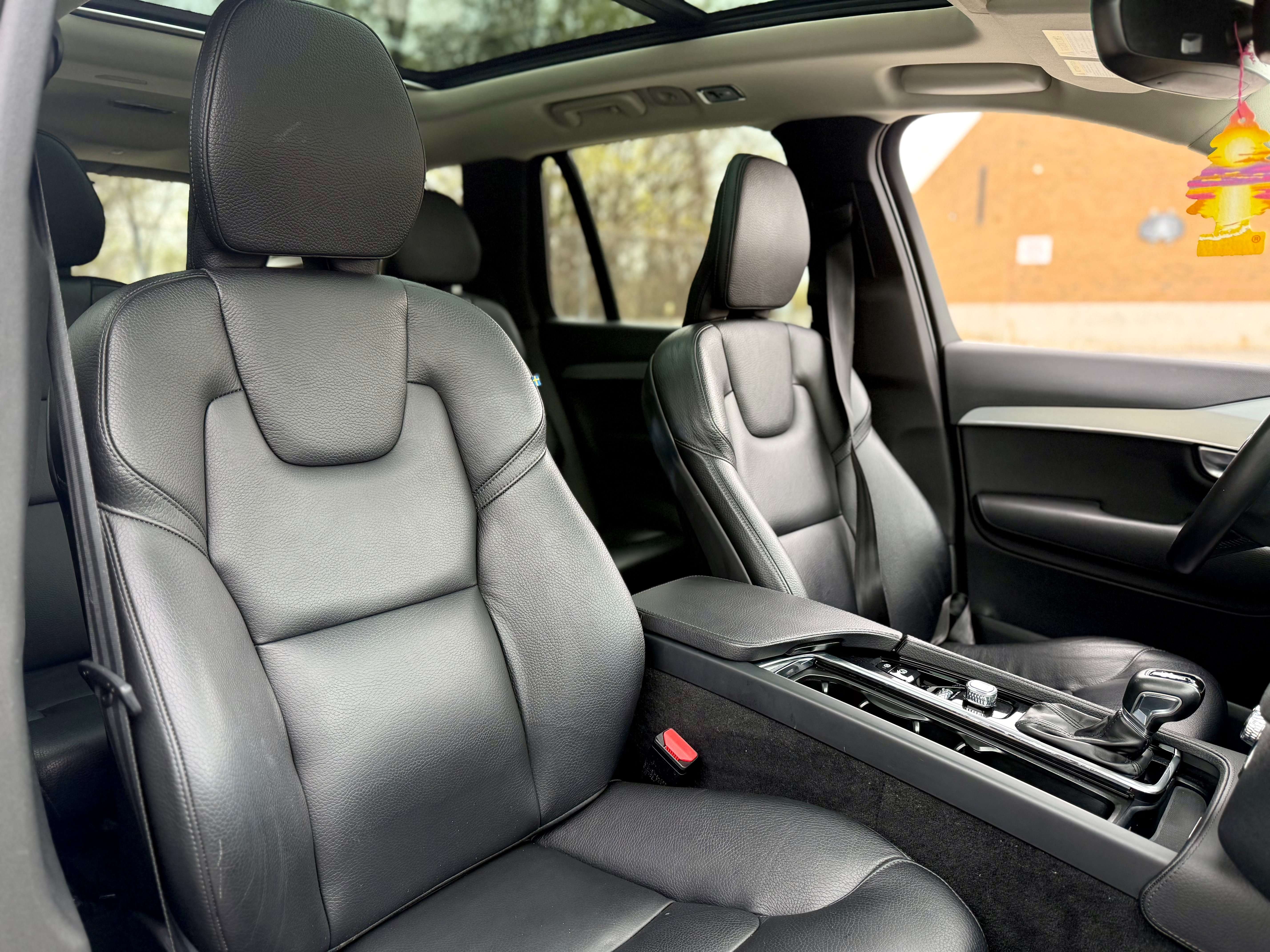 2019 Volvo XC90 Momentum thumb 11