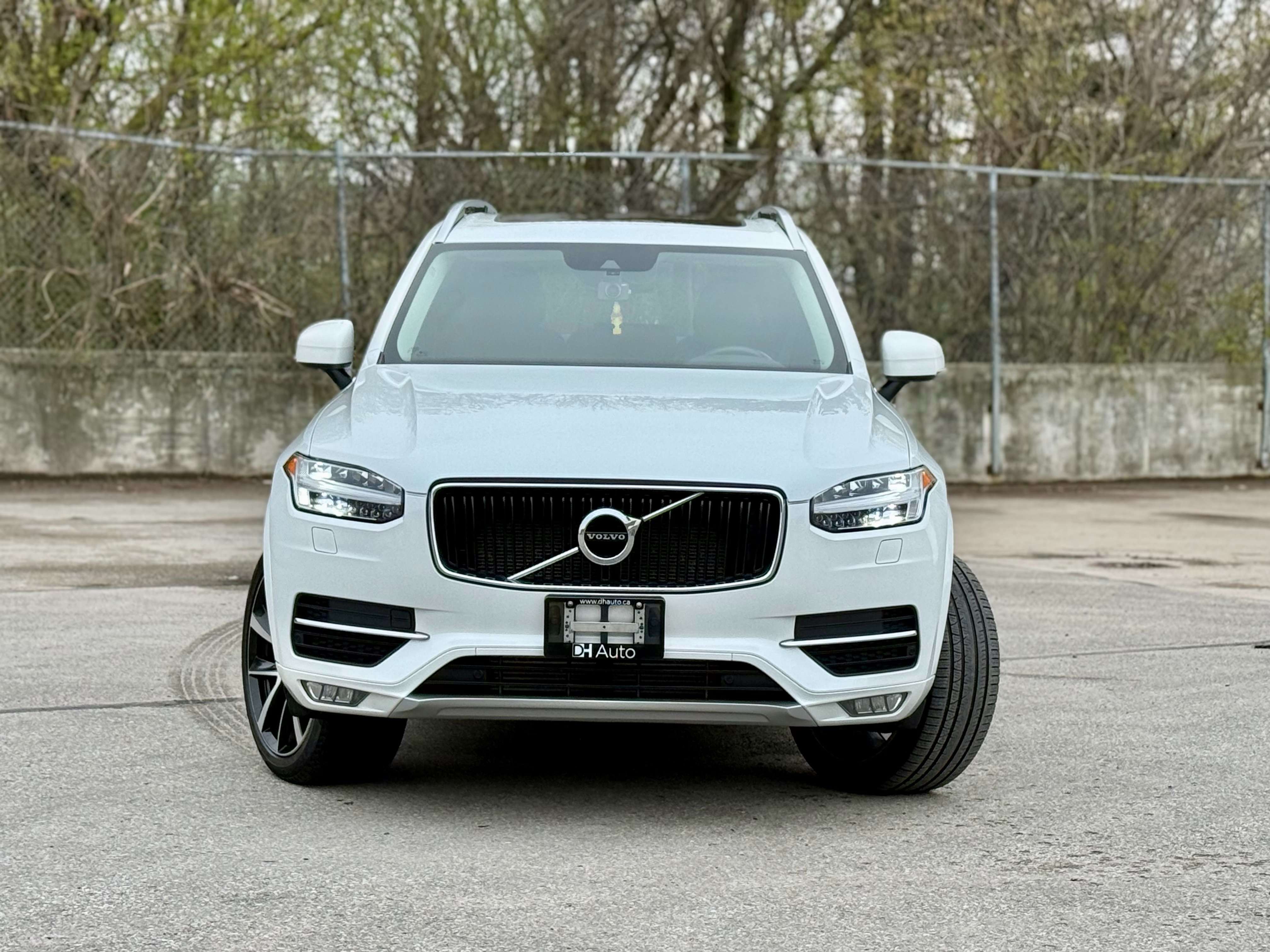 2019 Volvo XC90 Momentum alt 2