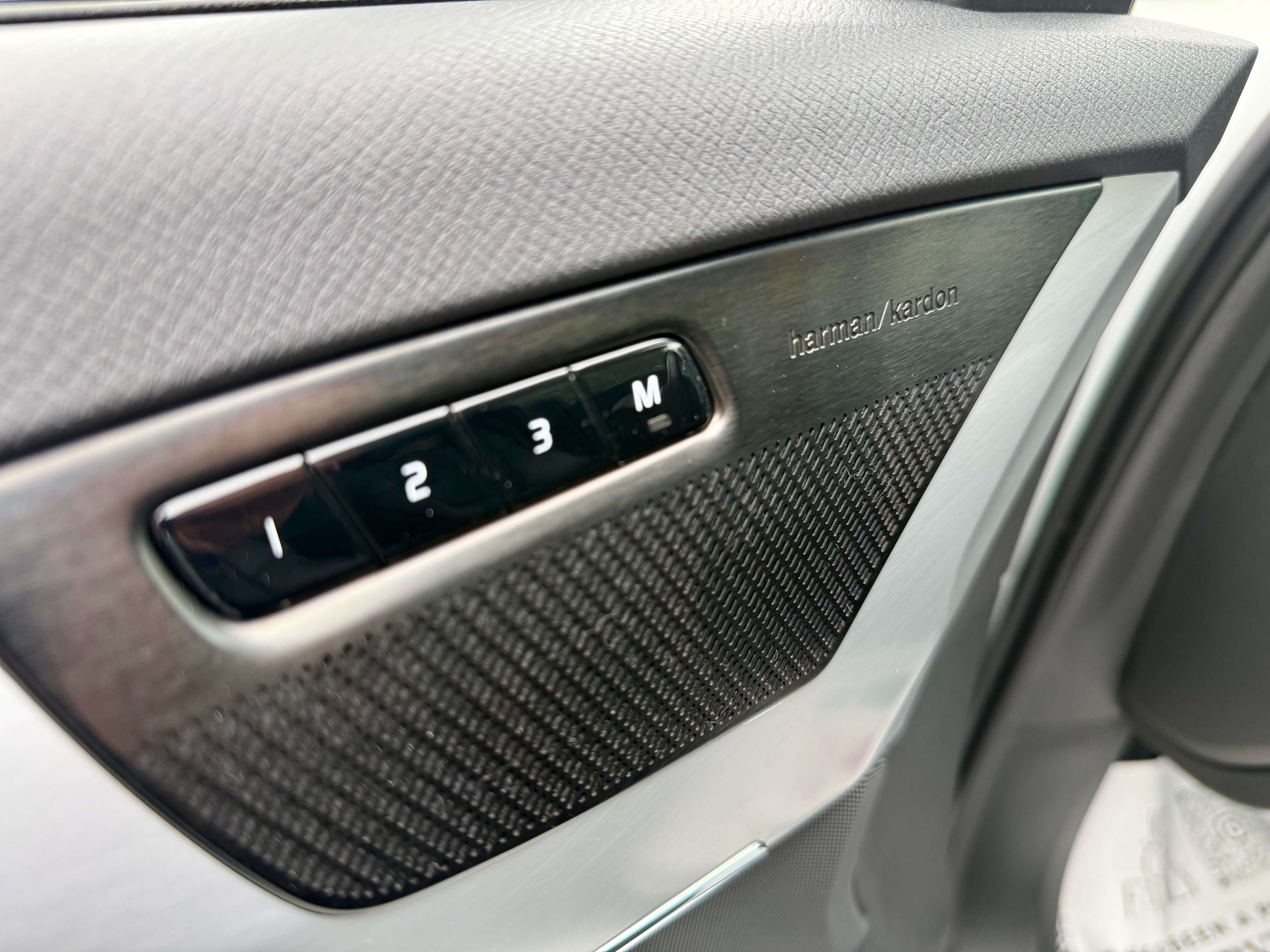 2019 Volvo XC90 Momentum thumb 15
