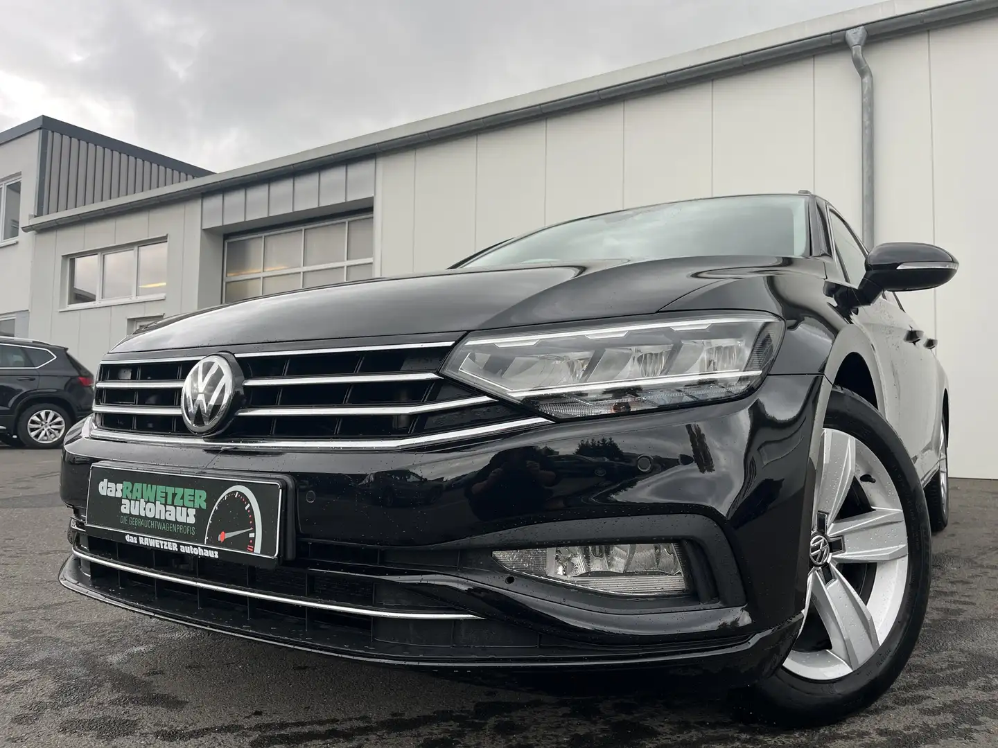 Volkswagen Passat Variant 2.0 TDI DSG Business 119€ m. 20% Anzahlung AHK T Schwarz - 1