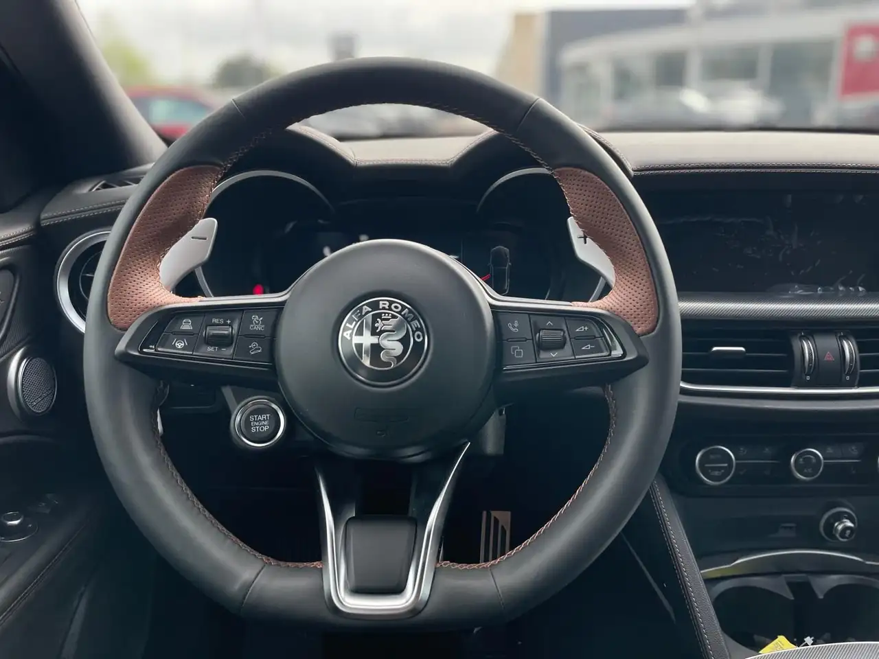 Alfa Romeo Stelvio 2025 — фото 11