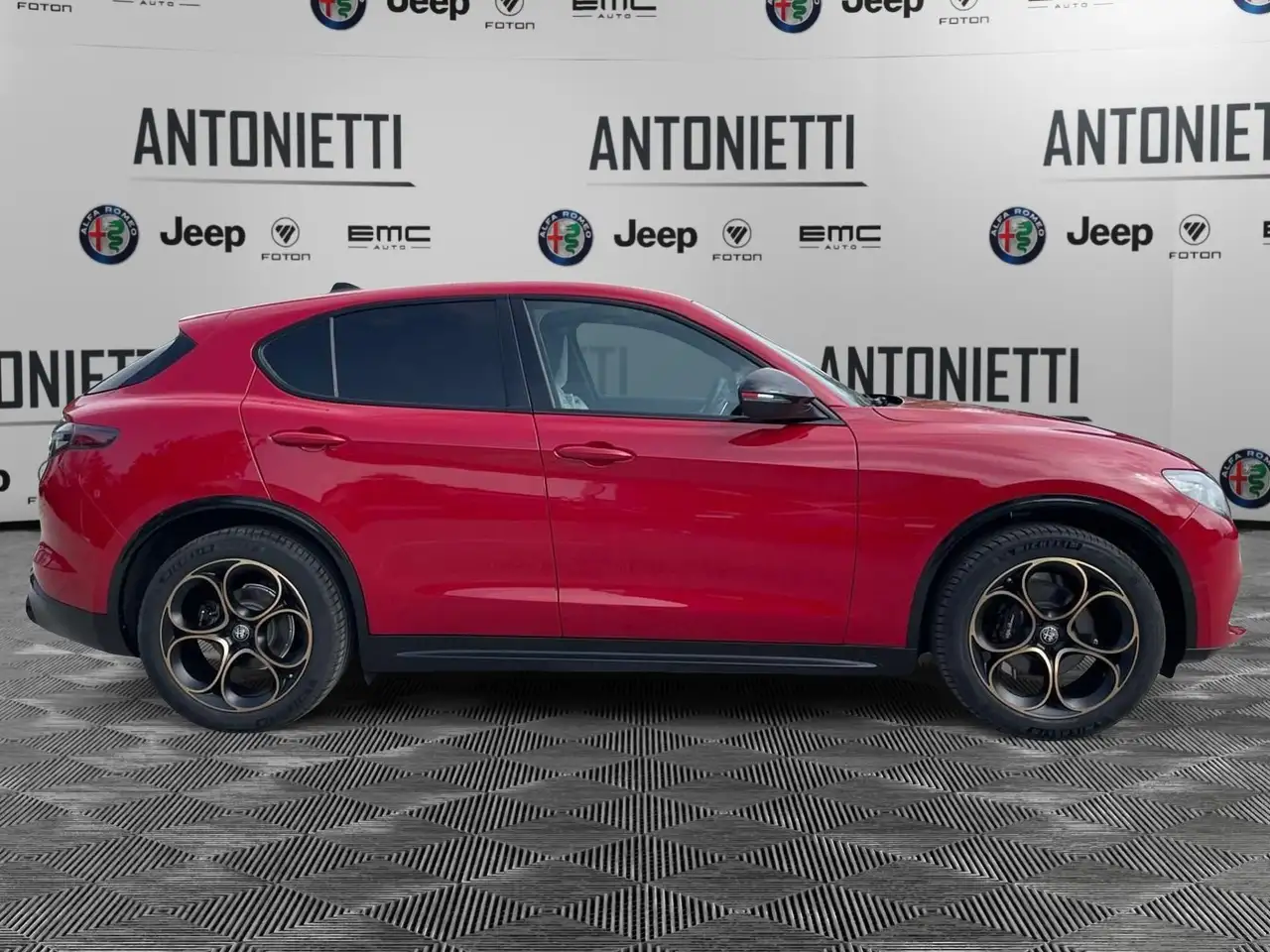 Alfa Romeo Stelvio 2025