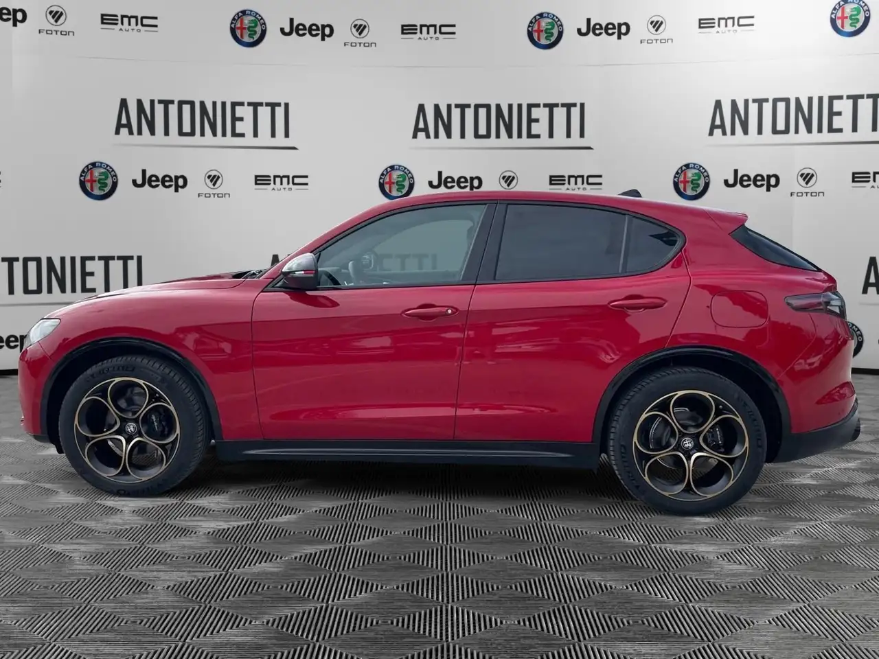 Alfa Romeo Stelvio 2025 — фото 8