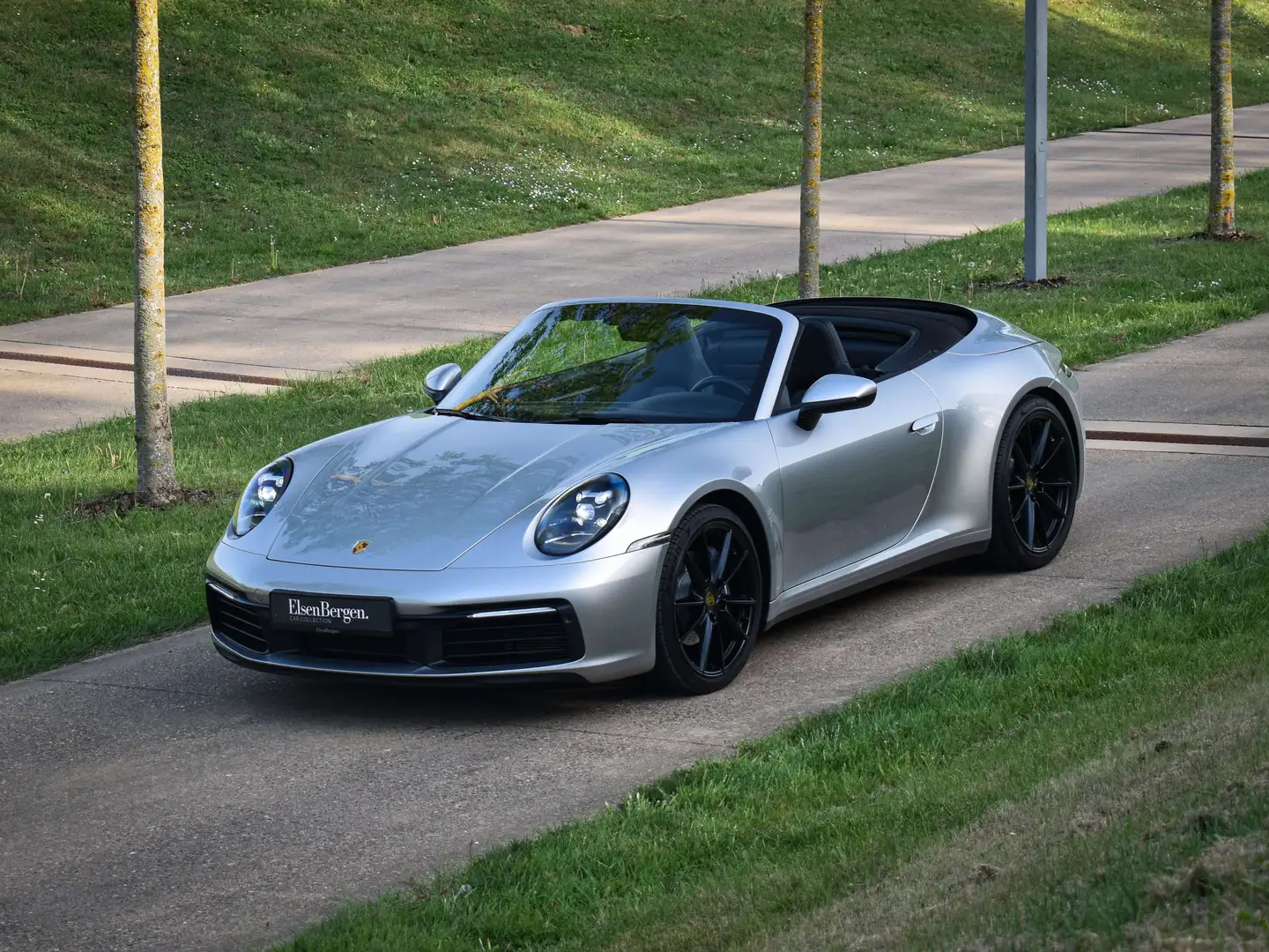 Porsche 911 992 Carrera 4 Cabriolet / GT Silver / 1ST OWNER Grey - 1