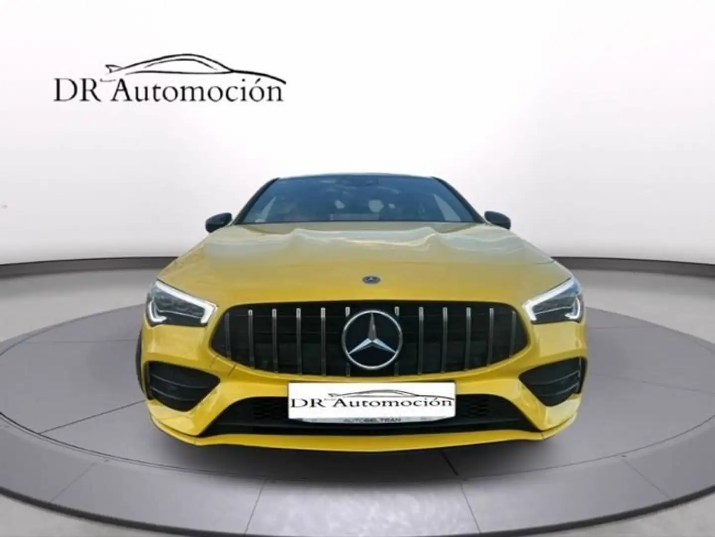 Mercedes-Benz CLA 250 Shooting Brake 4Matic 7G-DCT Amarillo - 2
