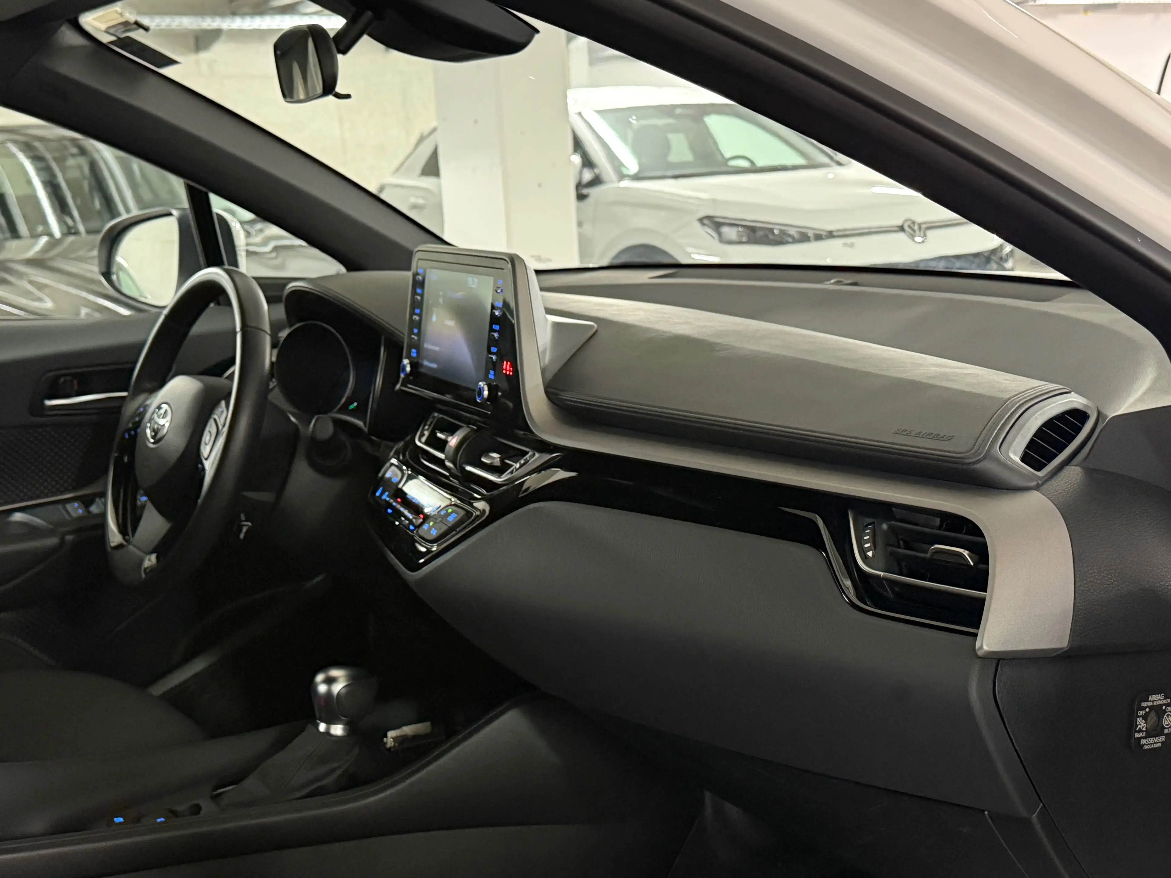 Toyota C-HR 1.8 VVT-i Hybrid Flow*AHK*Kamera*1 Hand* — photo 12