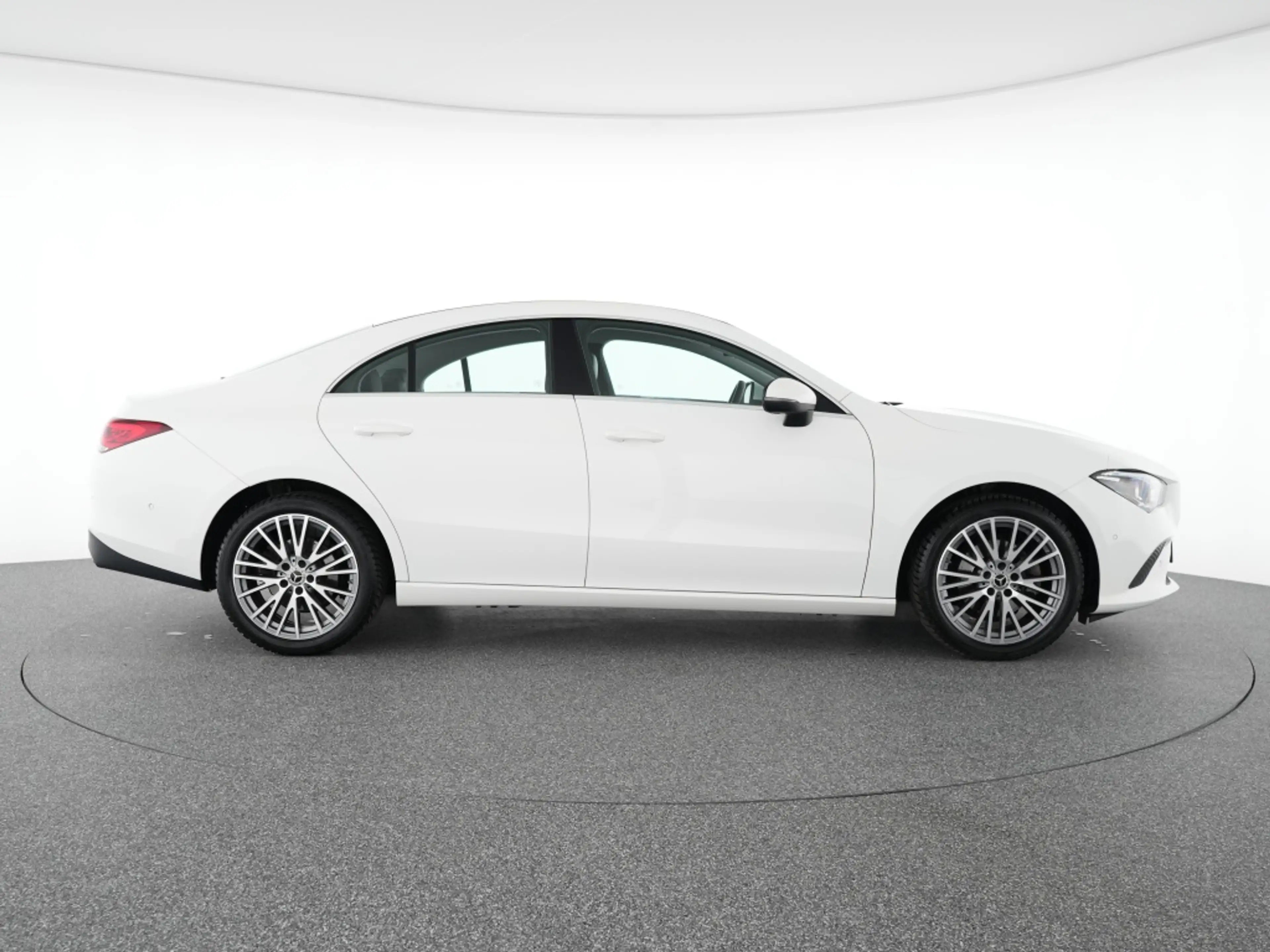 Mercedes-Benz CLA 200 Coupé Progressive Kamera LED MBUX Highend — photo 5